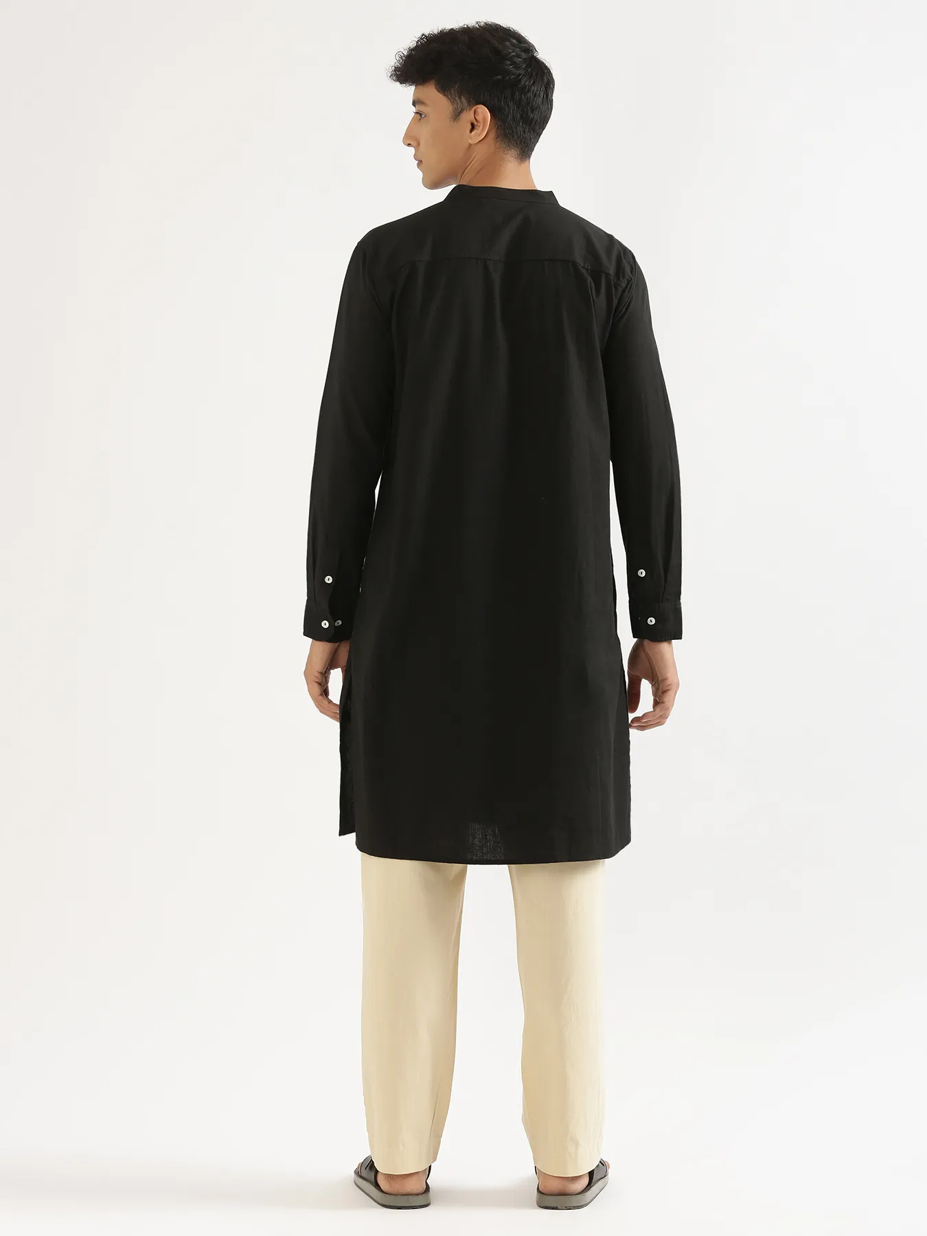 Men Black Airy Linen Long Kurta - Image 8