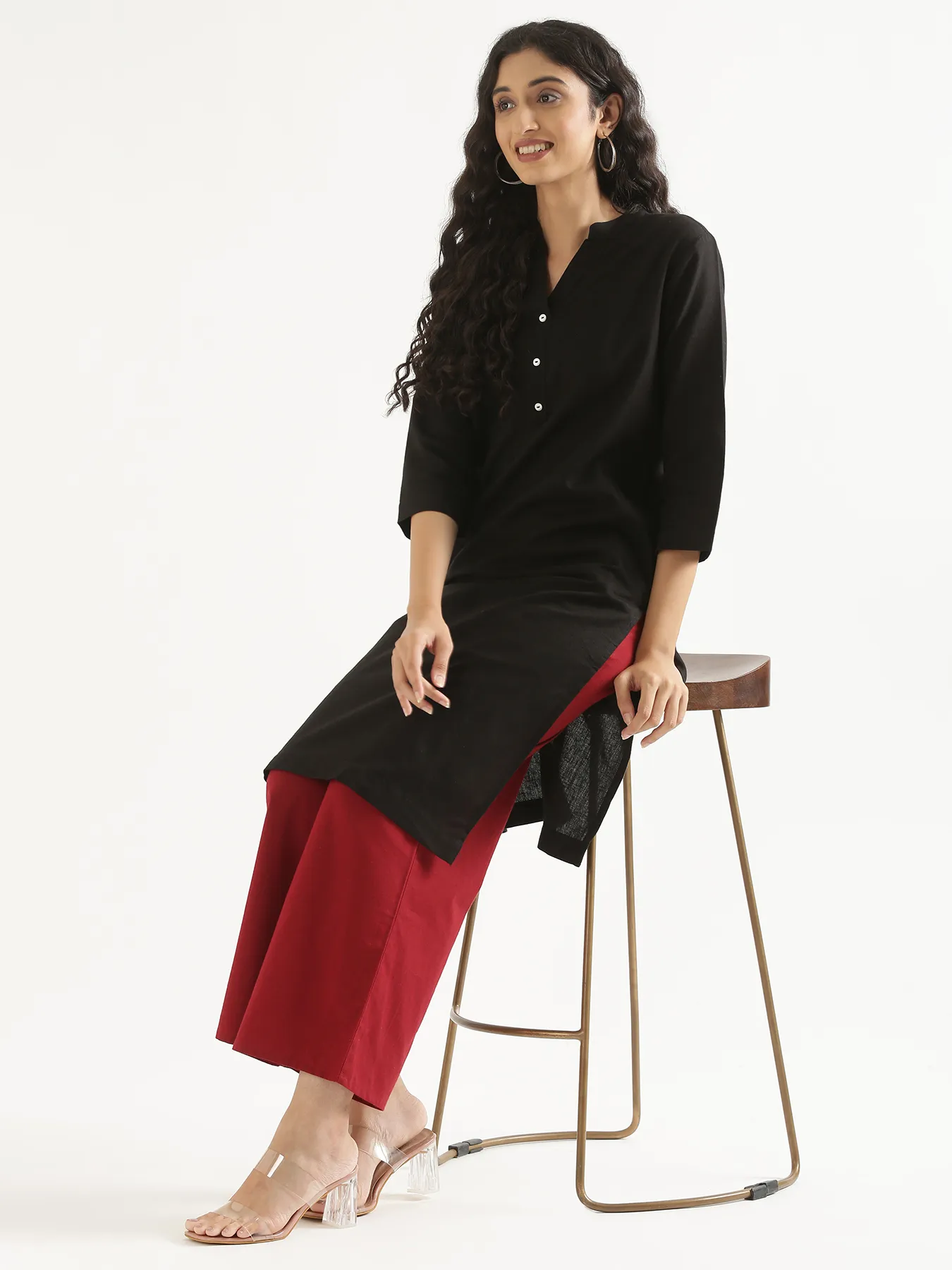 Women Black Airy Linen Long Kurta - Image 13