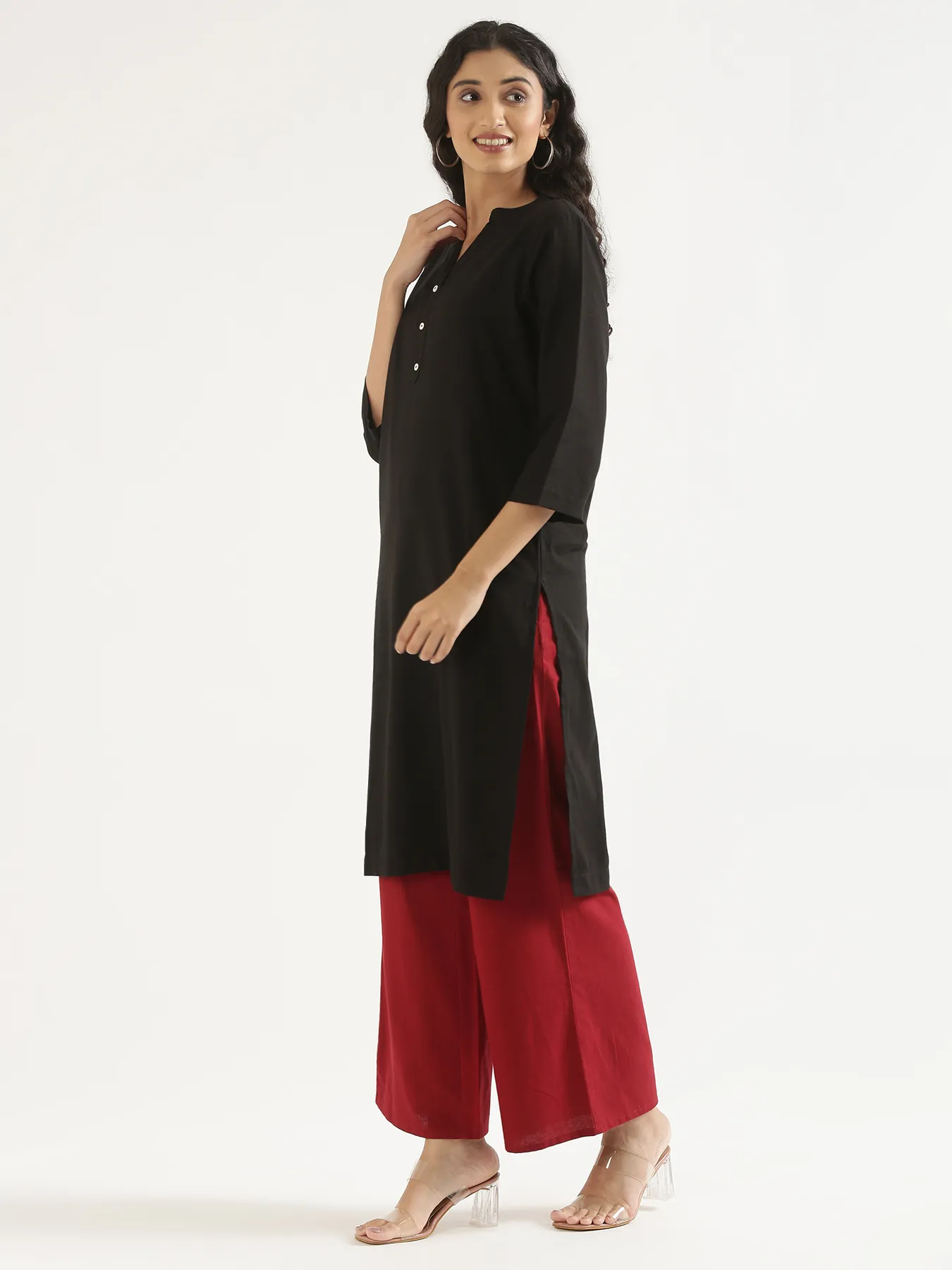 Women Black Airy Linen Long Kurta - Image 3