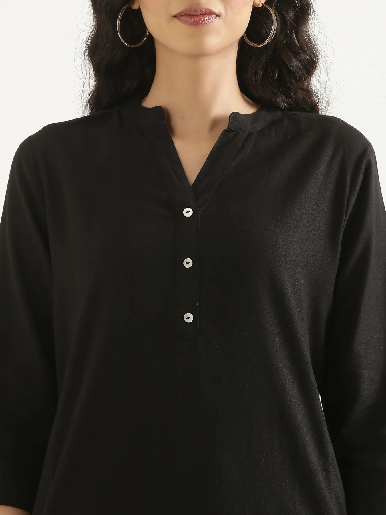 Women Black Airy Linen Long Kurta - Image 5