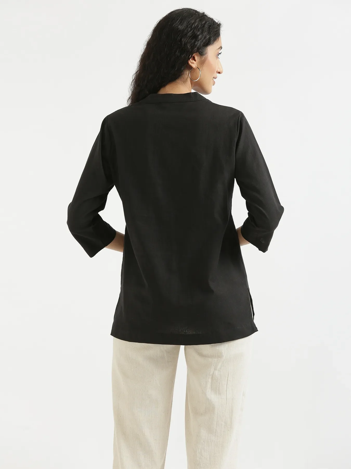 Women Black Airy Linen Short Kurta - Image 6