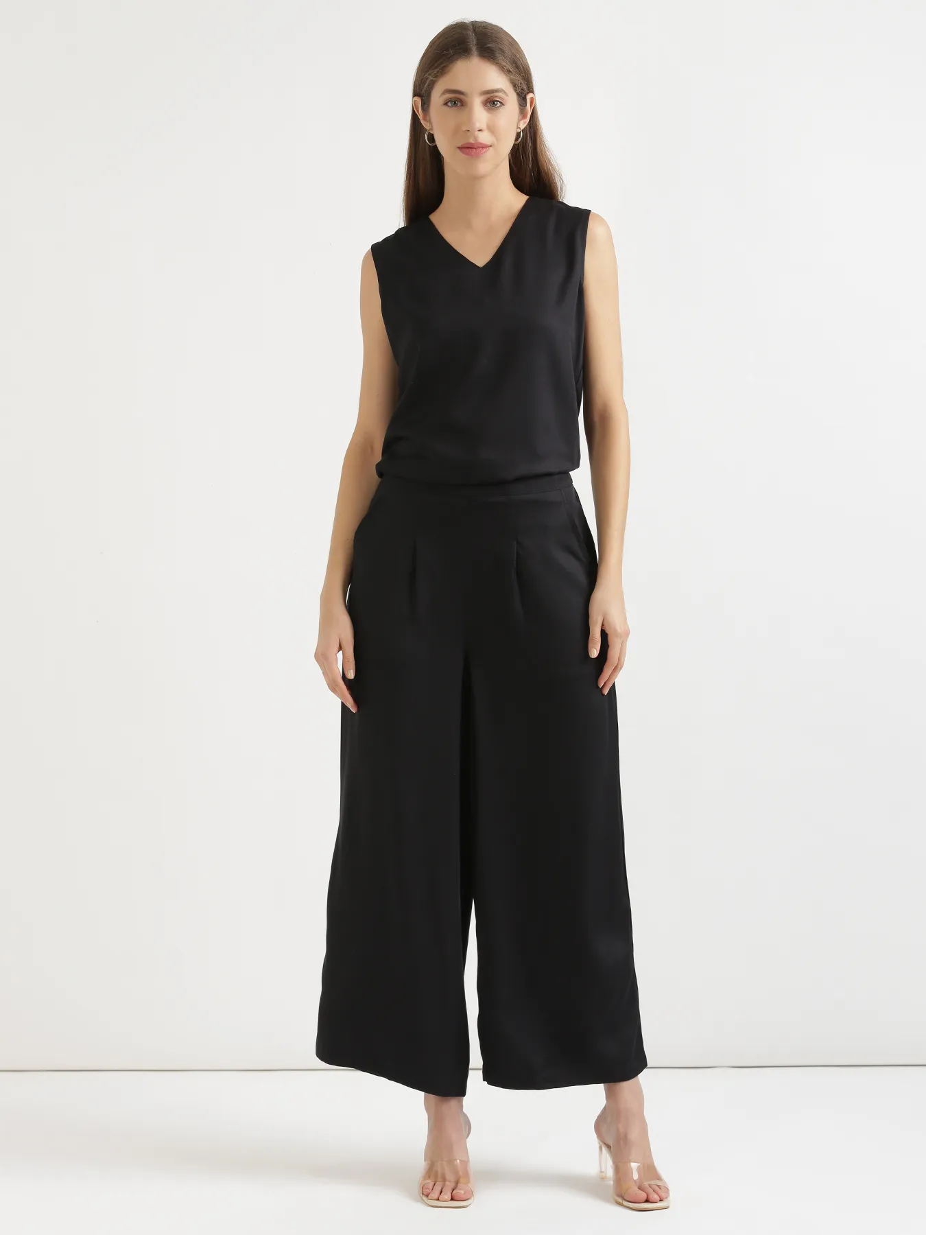 Women Black V-Neck Sleeveless Top - Image 3