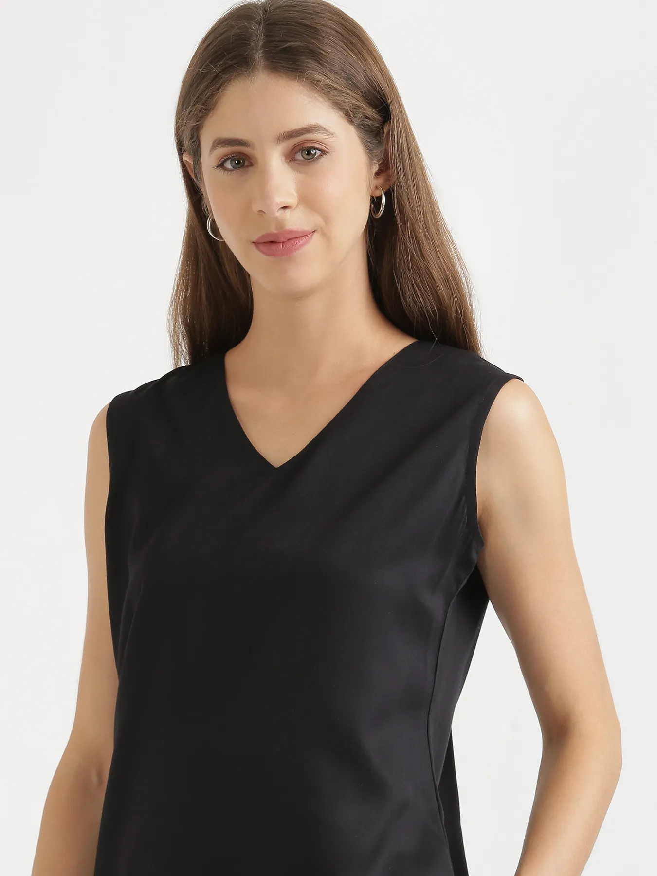Women Black V-Neck Sleeveless Top - Image 4