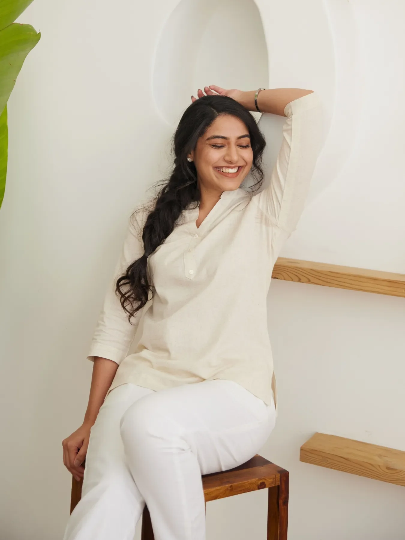 Women Ecru Airy Linen Short Kurta - Image 4