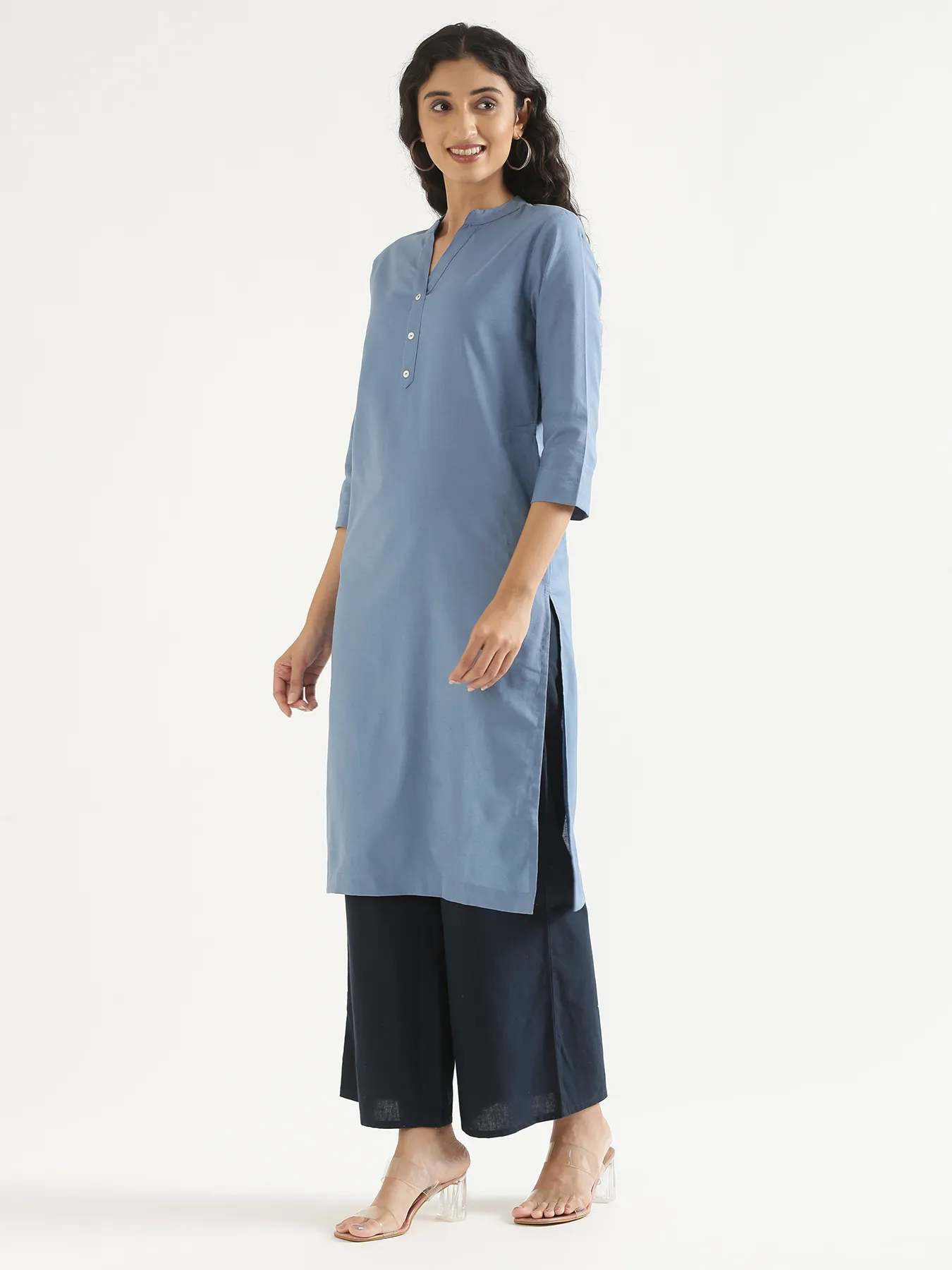 Women English Blue Airy Linen Long Kurta - Image 3