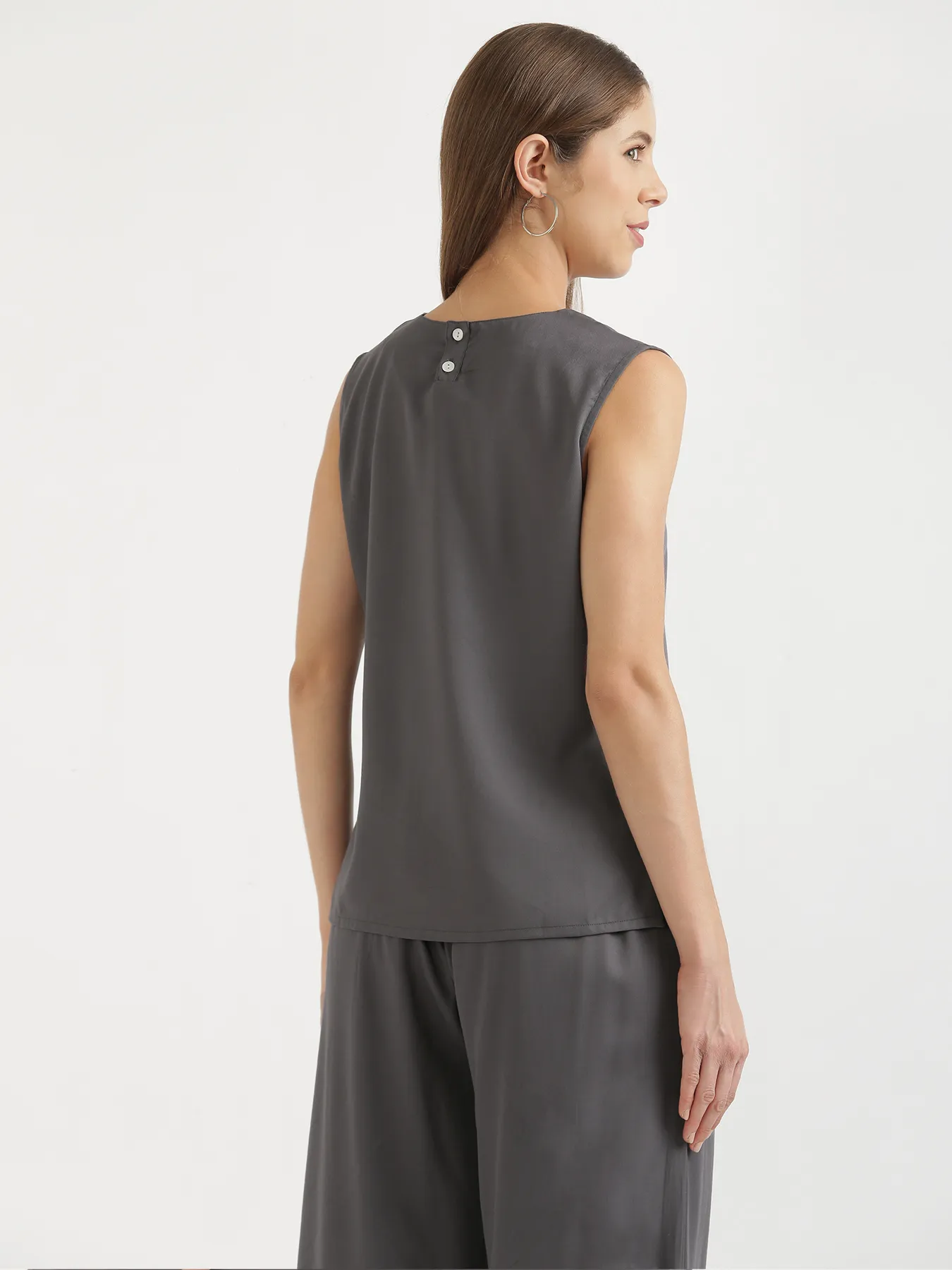 Women Grey V-Neck Sleeveless Top - Image 10