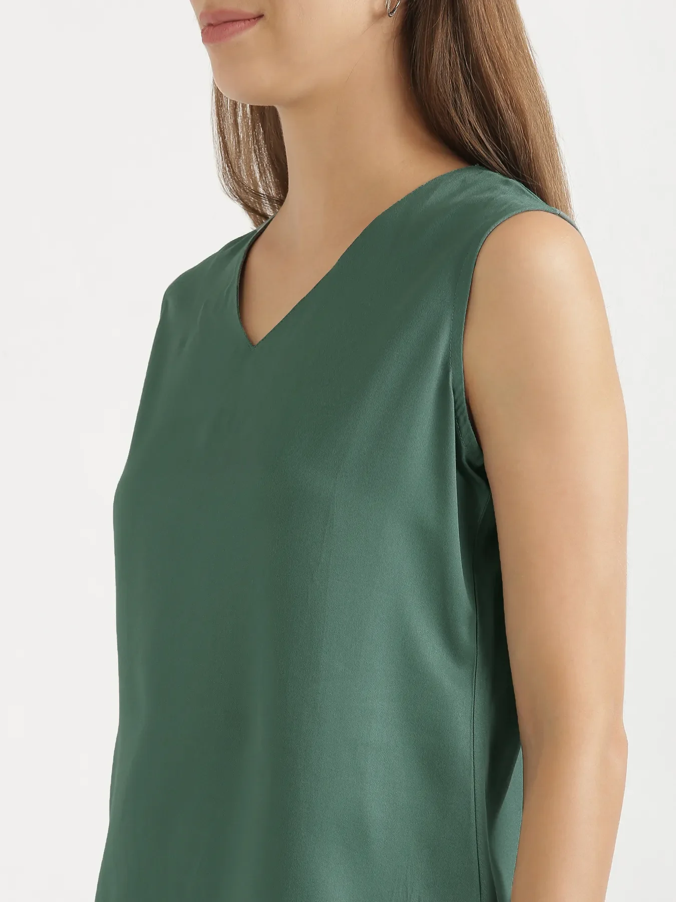 Women Jade V-Neck Sleeveless Top - Image 6