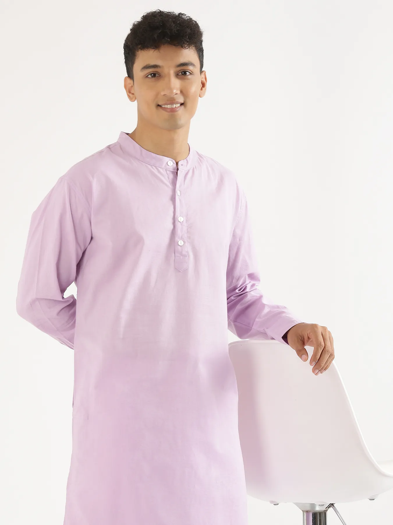 Men Lilac Airy Linen Long Kurta - Image 5