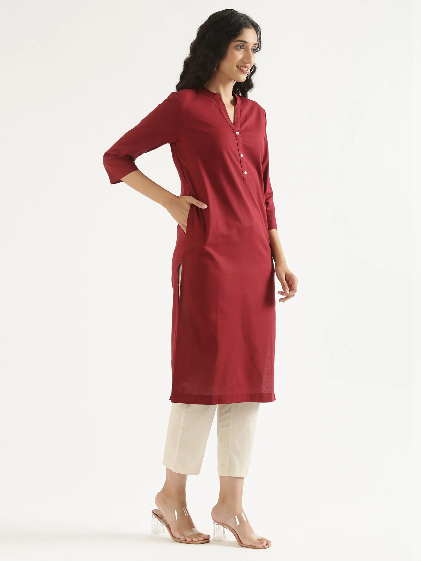 Women Maroon Airy Linen Long Kurta - Image 10