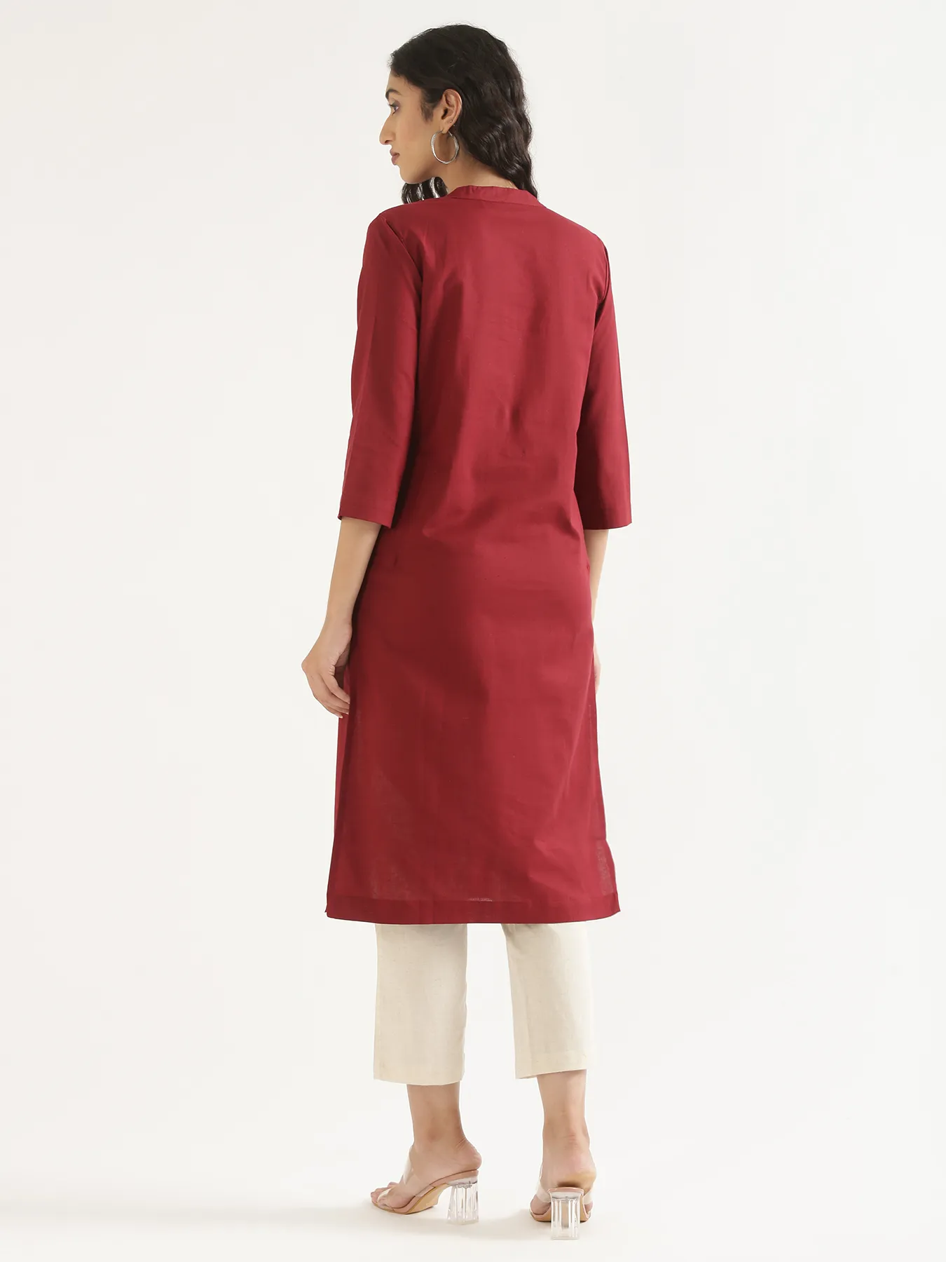 Women Maroon Airy Linen Long Kurta - Image 11