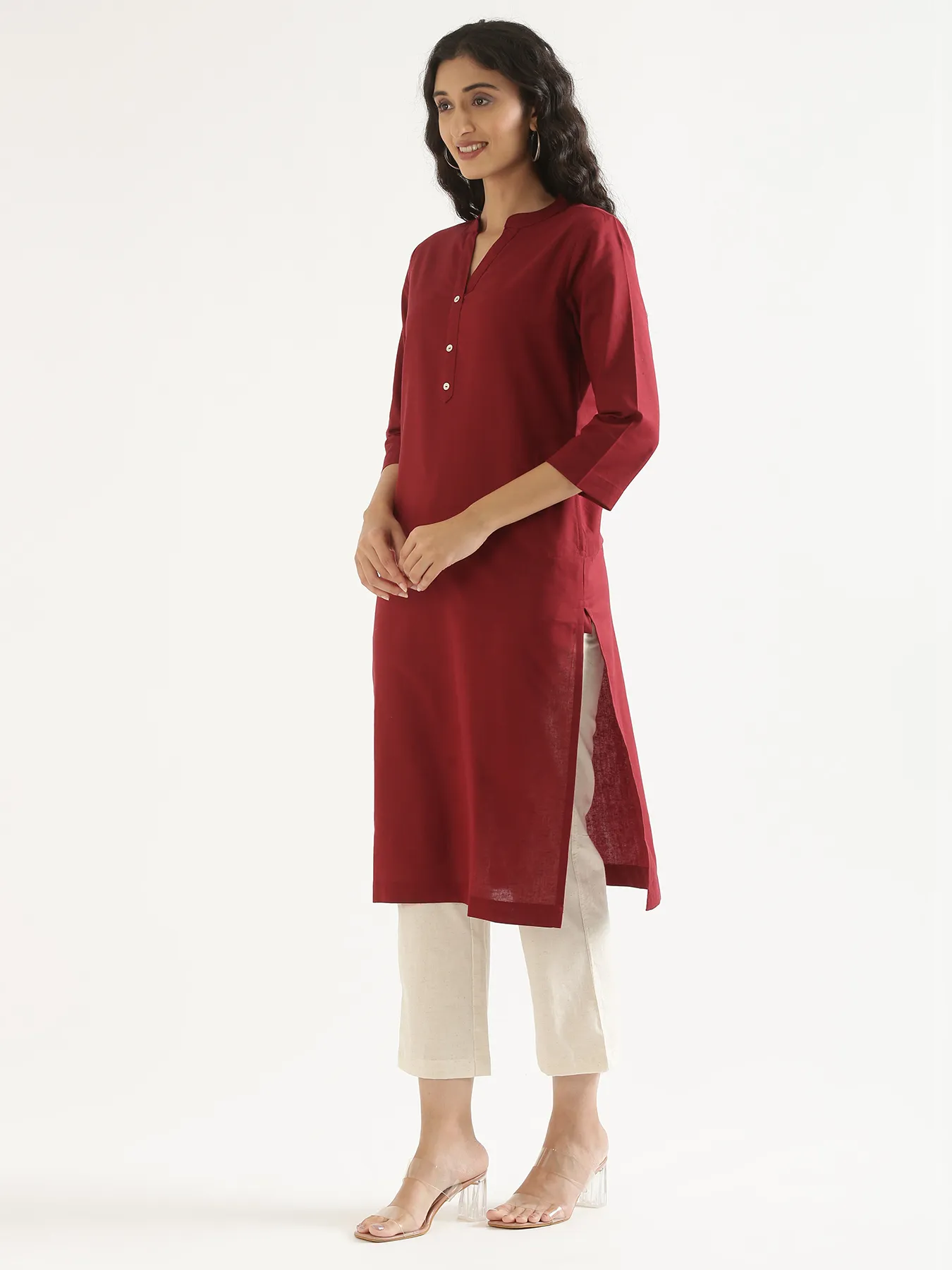 Women Maroon Airy Linen Long Kurta - Image 3