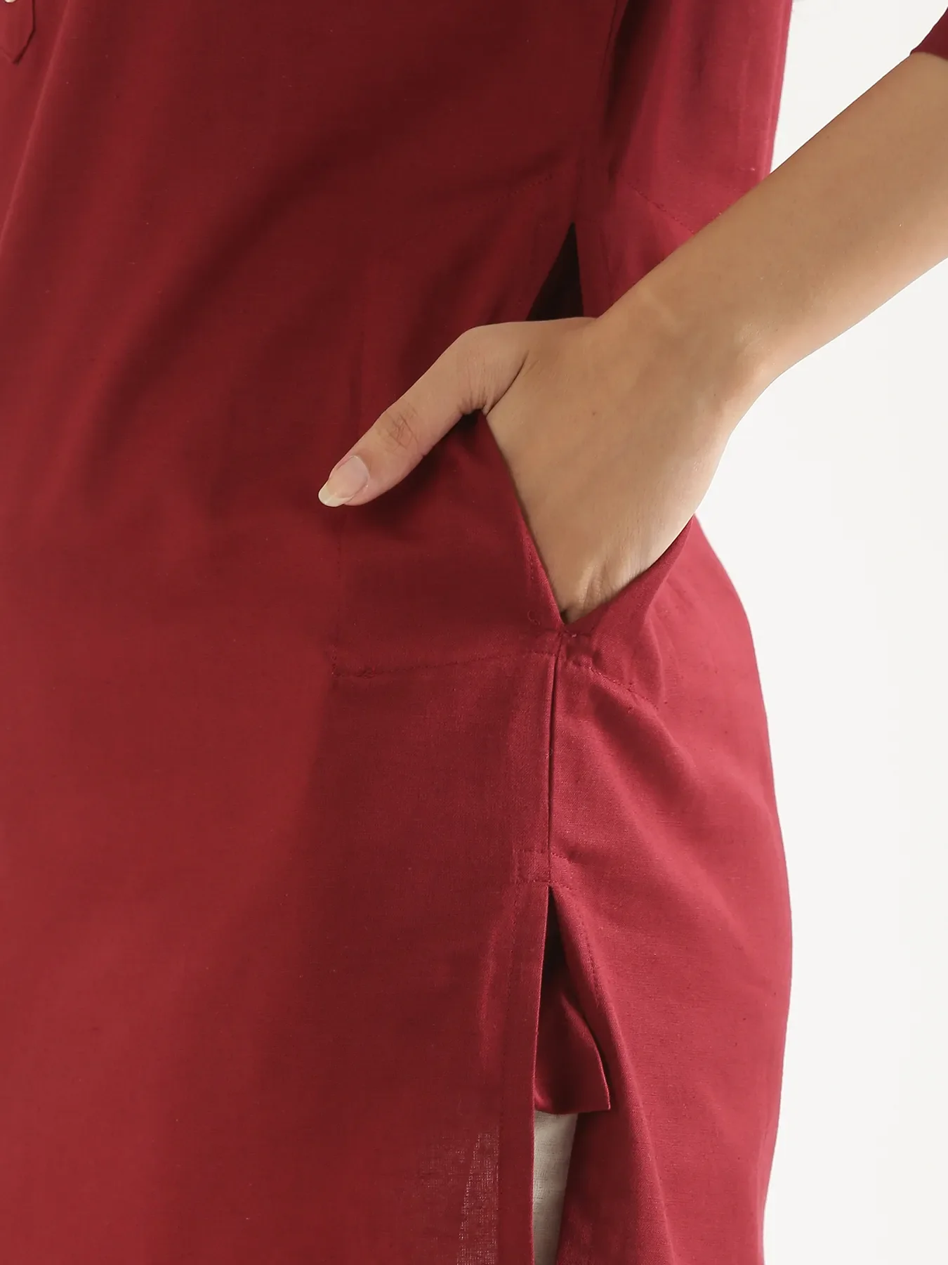Women Maroon Airy Linen Long Kurta - Image 8