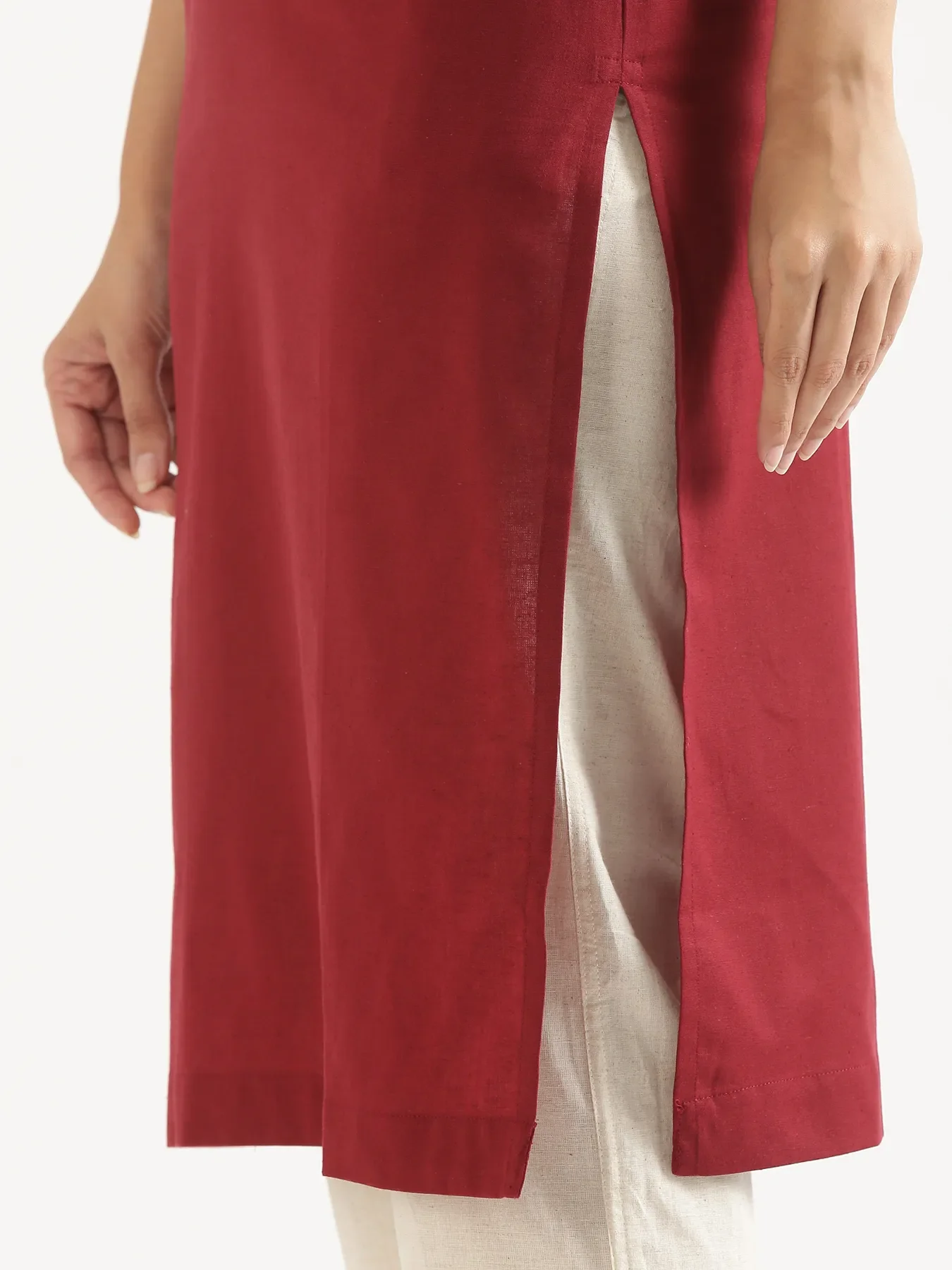 Women Maroon Airy Linen Long Kurta - Image 9
