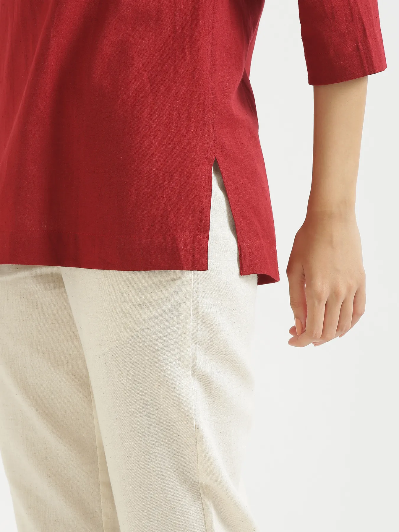 Women Maroon Airy Linen Short Kurta - Image 10