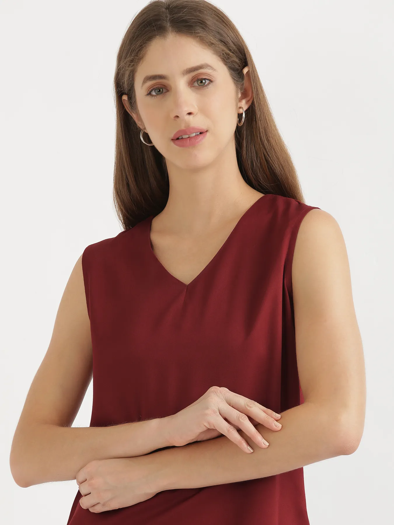 Women Maroon V-Neck Sleeveless Top - Image 4