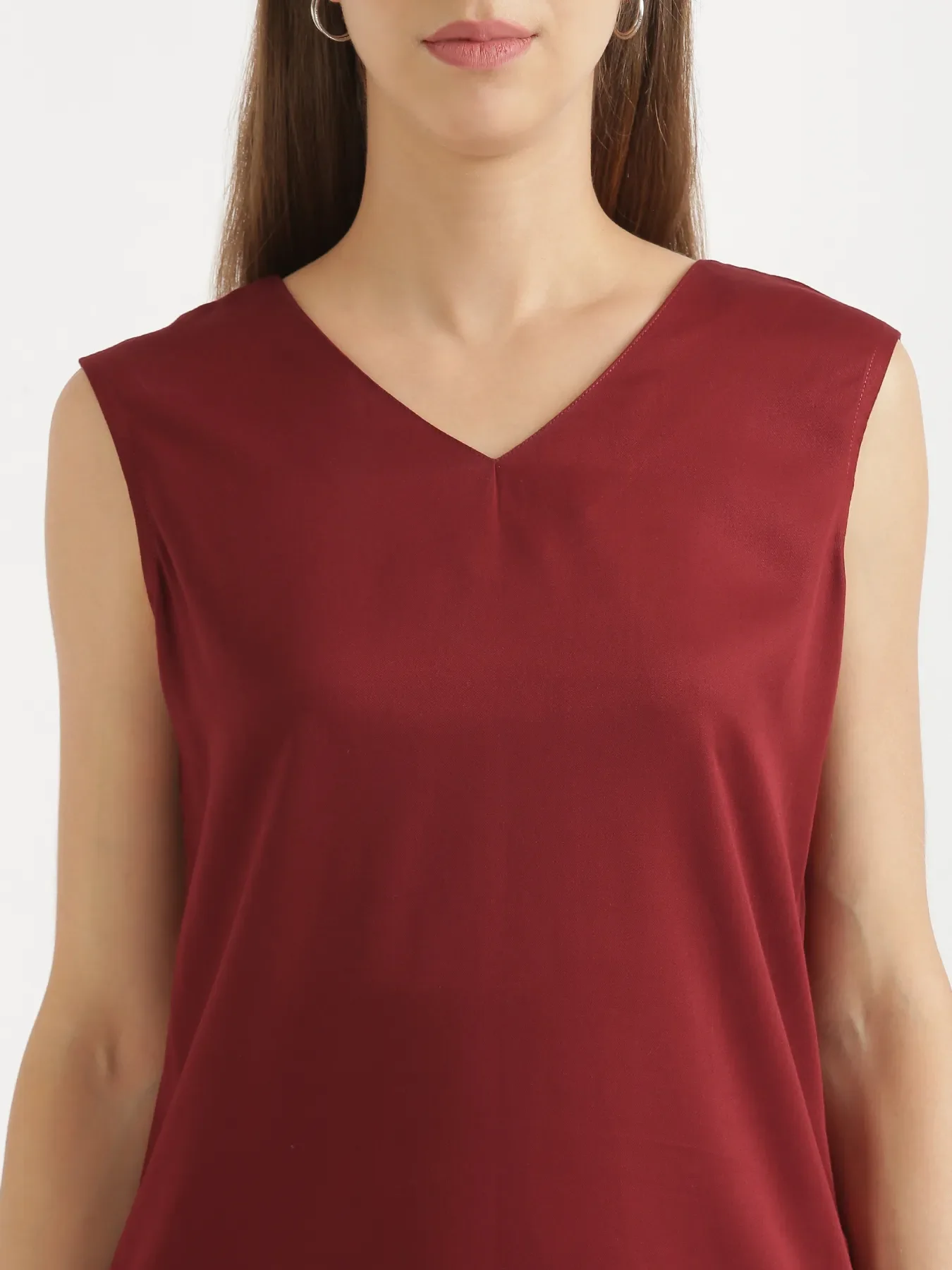 Women Maroon V-Neck Sleeveless Top - Image 5