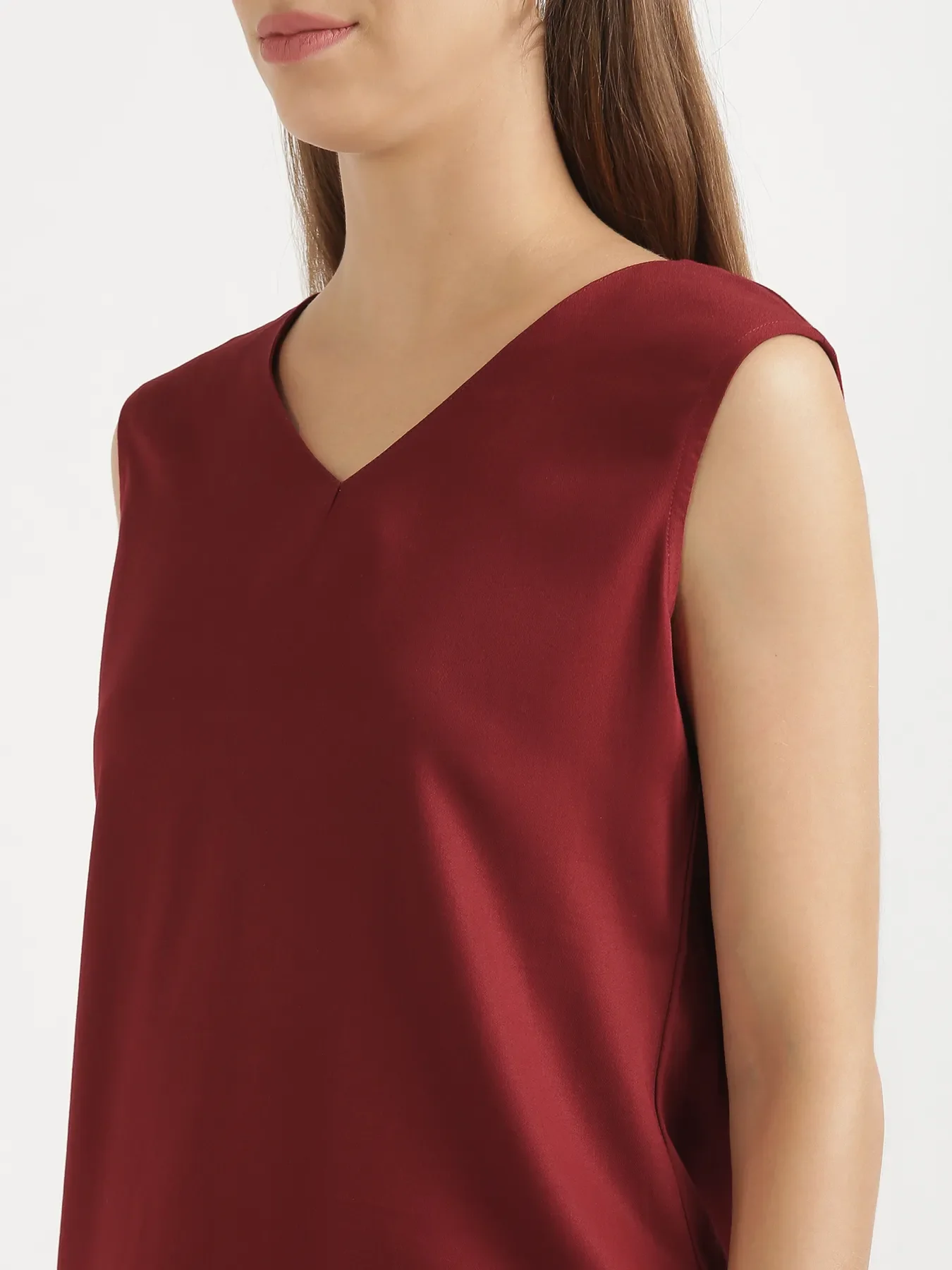 Women Maroon V-Neck Sleeveless Top - Image 6