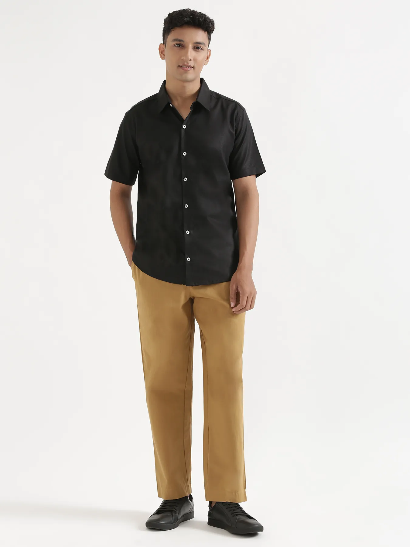Men Black Linen Blend Short Sleeve Shirt - Image 3