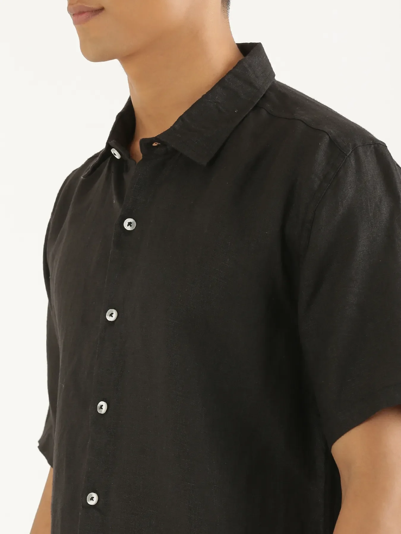 Men Black Pure Linen Short Sleeve Shirt - Image 6