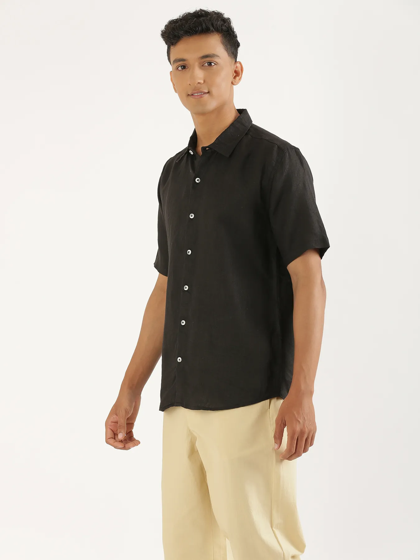Men Black Pure Linen Short Sleeve Shirt - Image 7