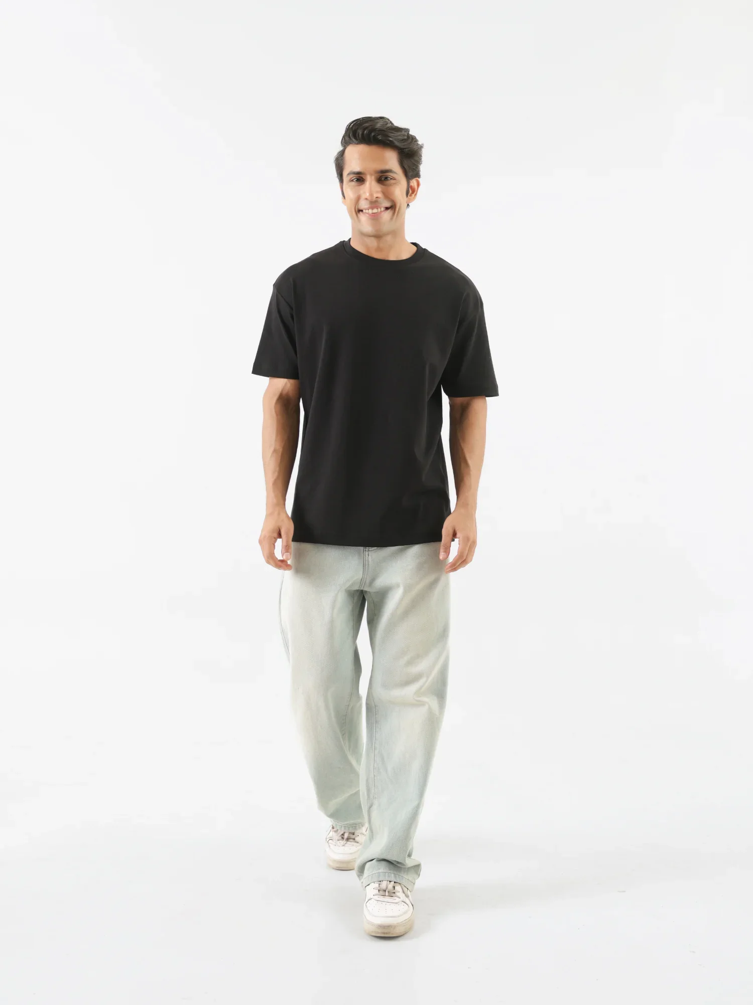 Men Black Round Neck T-shirt - Image 3