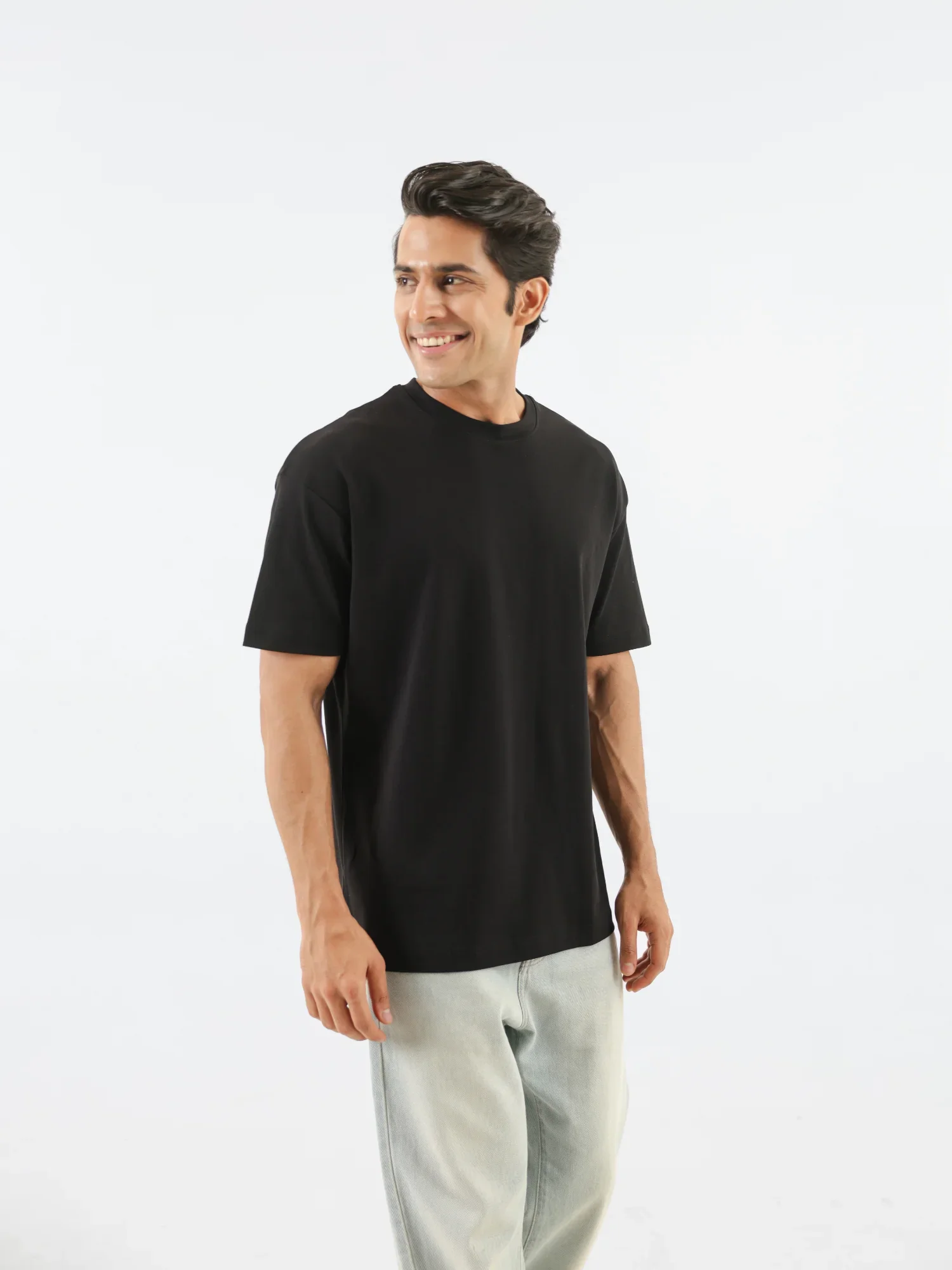 Men Black Round Neck T-shirt - Image 7