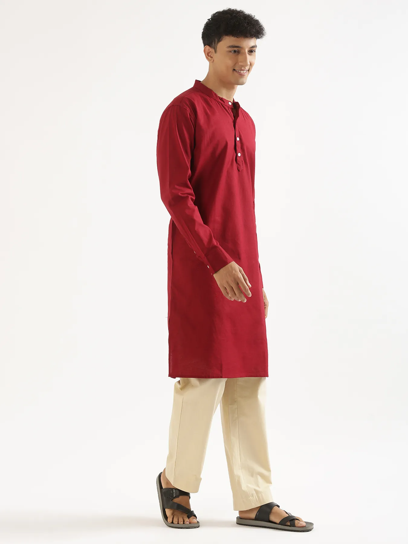 Men Maroon Airy Linen Long Kurta - Image 4