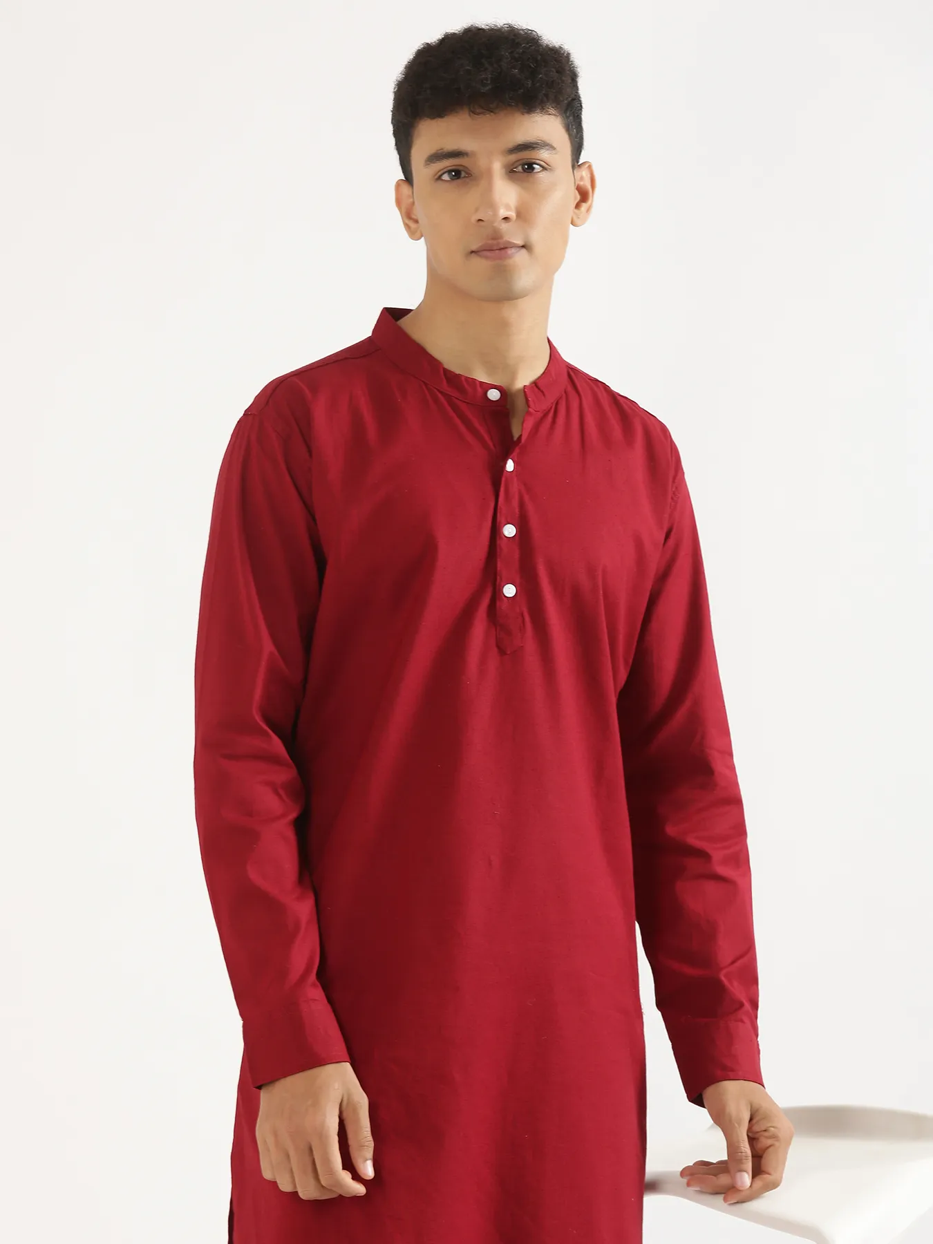Men Maroon Airy Linen Long Kurta - Image 5