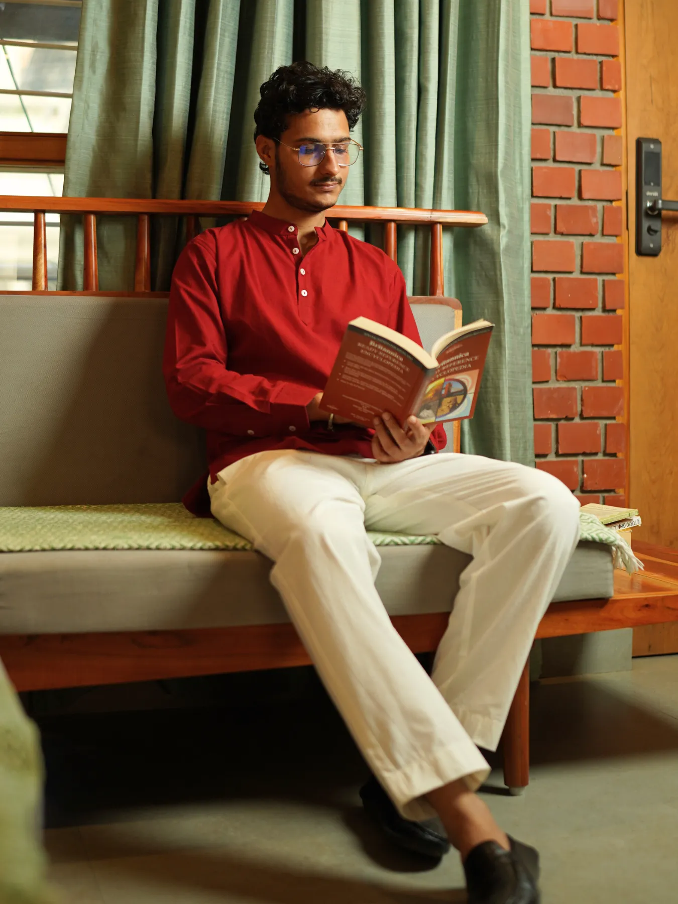 Men Maroon Airy Linen Short Kurta - Image 8