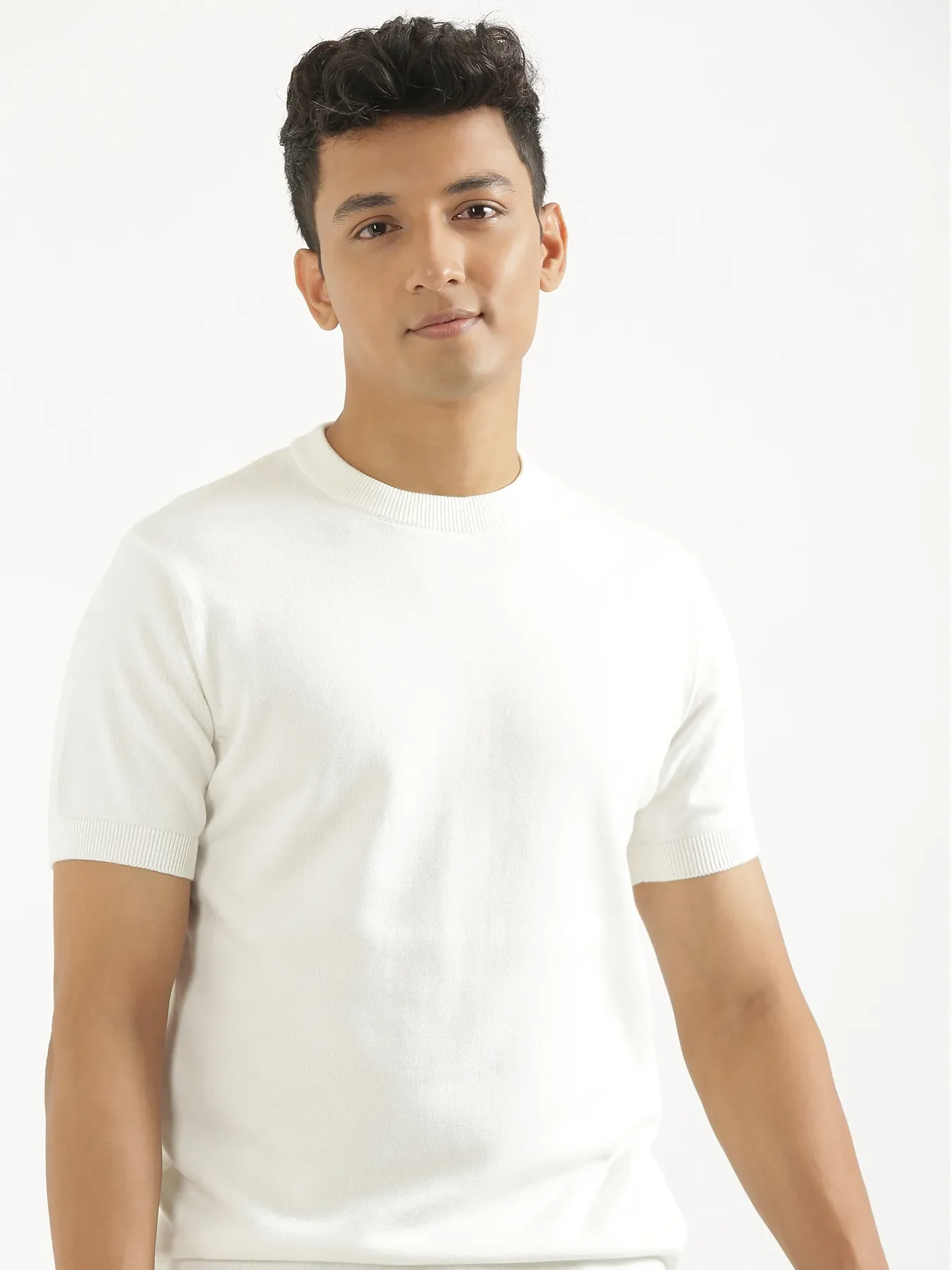 Men Off White Flat Knit Round Neck T-shirt - Image 4