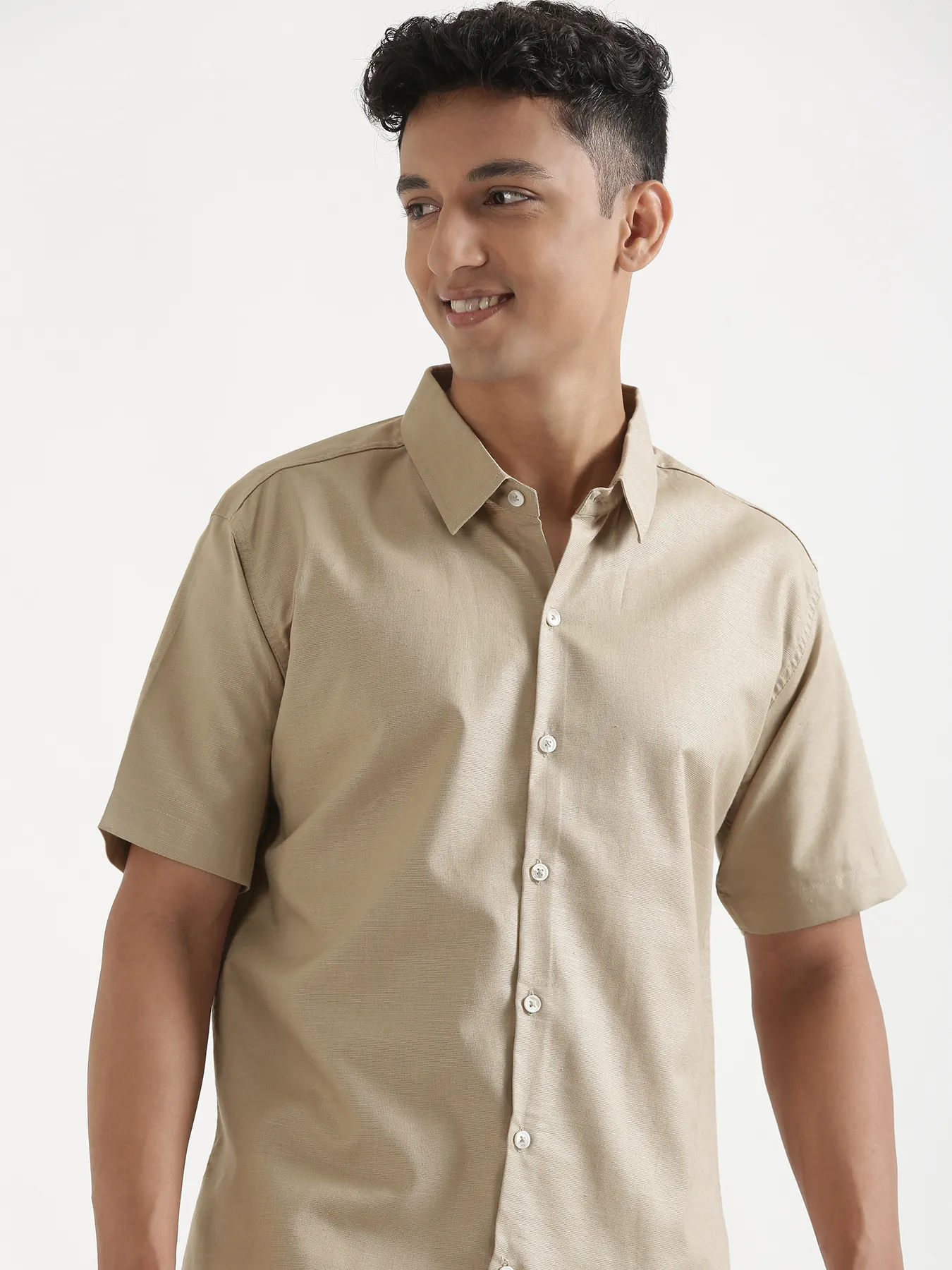 Men Taupe Linen Blend Short Sleeve Shirt - Image 4