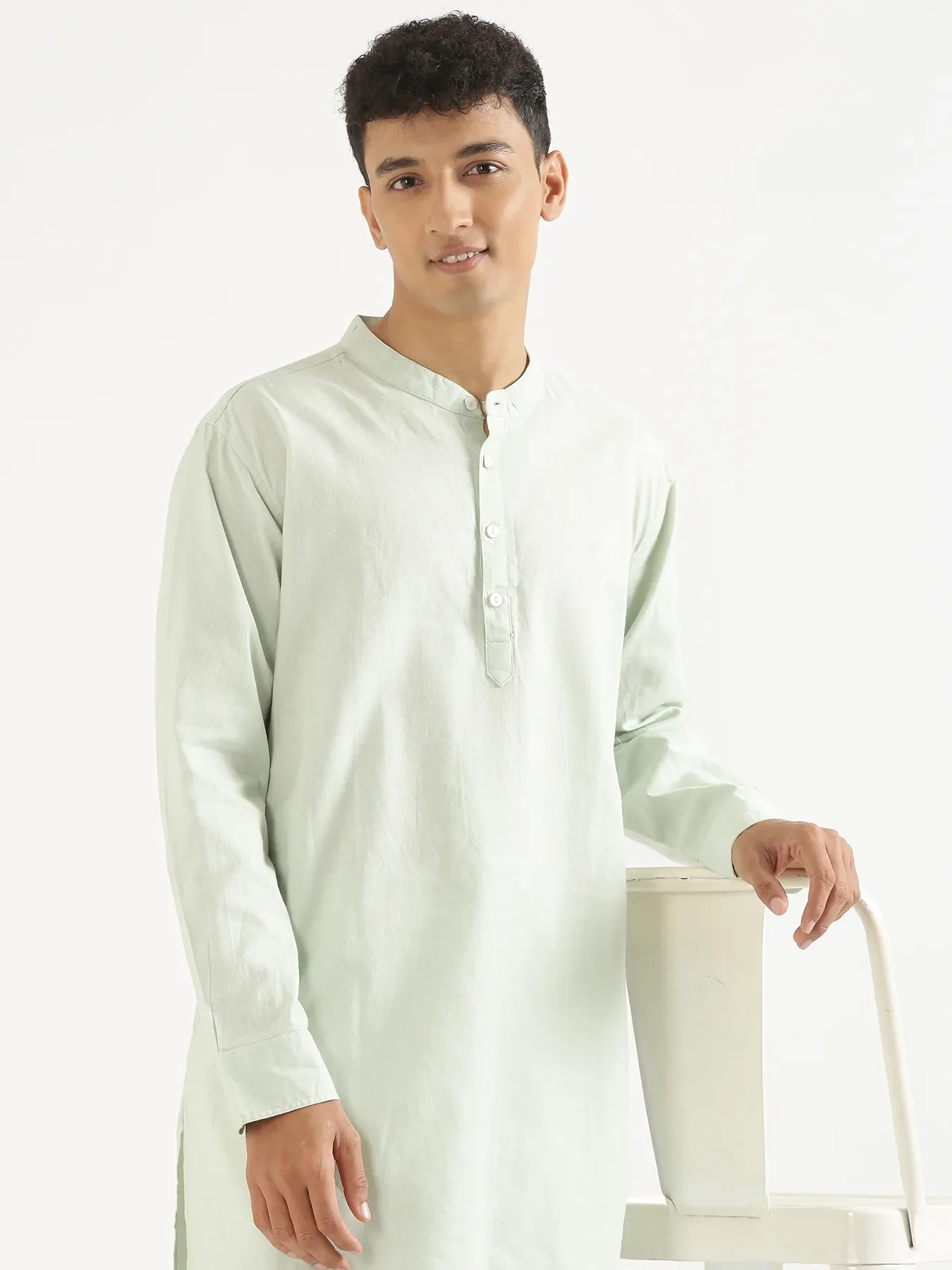 Men Mint Green Airy Linen Long Kurta - Image 5