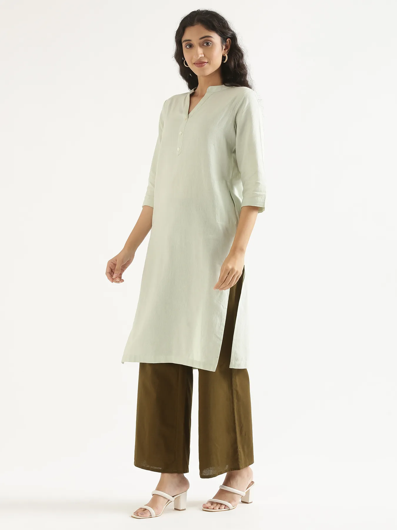 Women Mint Green Airy Linen Long Kurta - Image 3