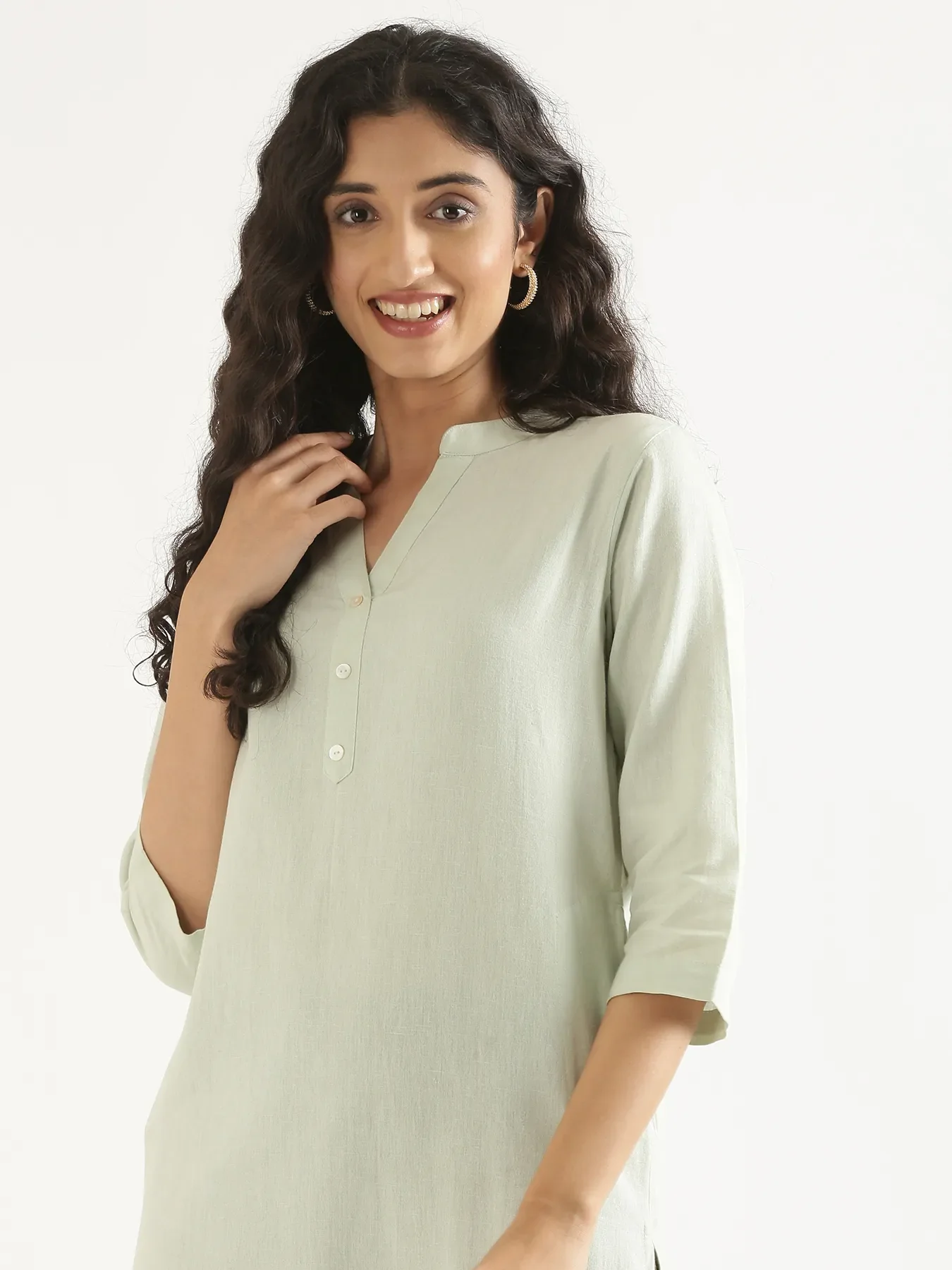 Women Mint Green Airy Linen Long Kurta - Image 4