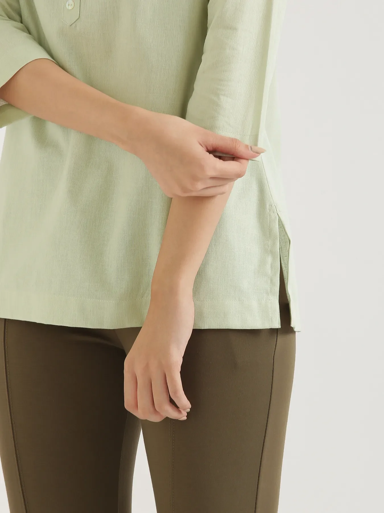 Women Mint Green Airy Linen Short Kurta - Image 7