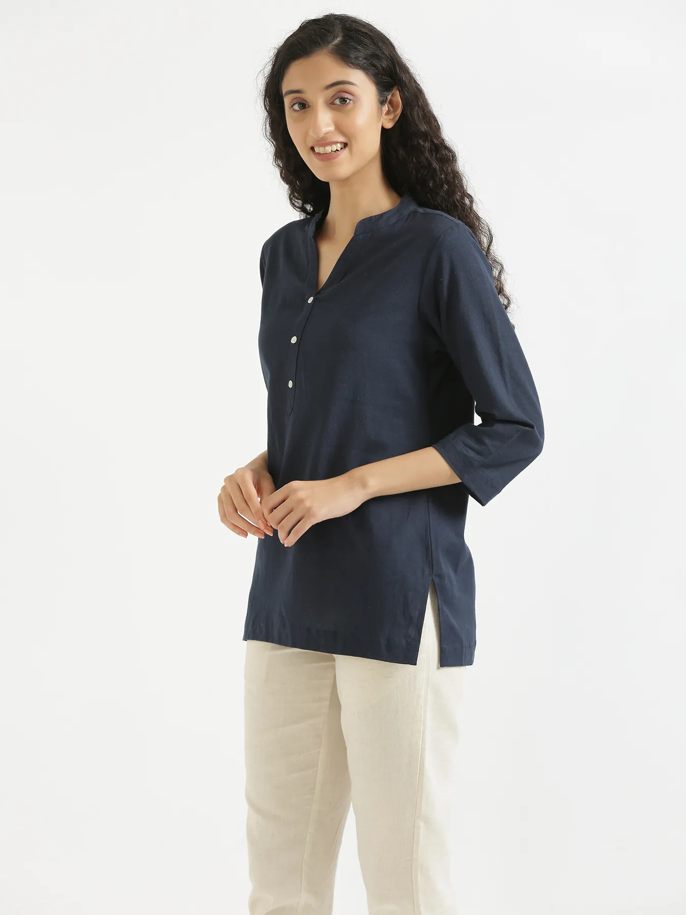 Women Navy Blue Airy Linen Short Kurta - Image 4