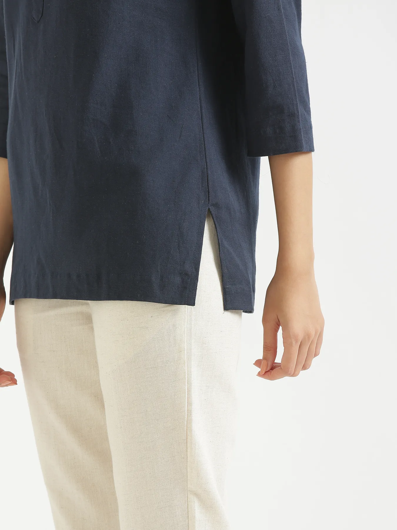Women Navy Blue Airy Linen Short Kurta - Image 8