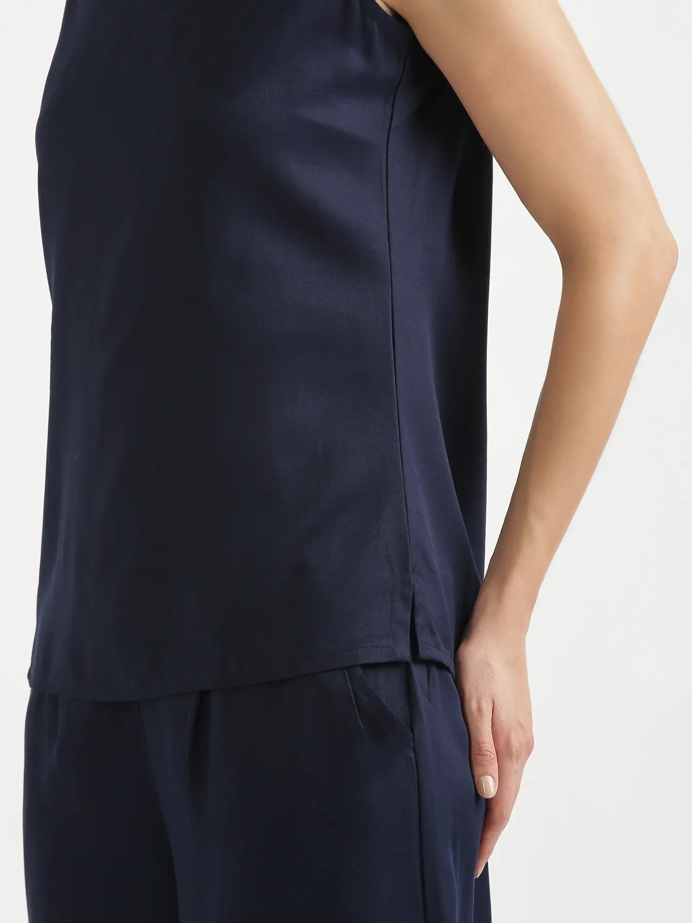 Women Navy Blue V-Neck Sleeveless Top - Image 10