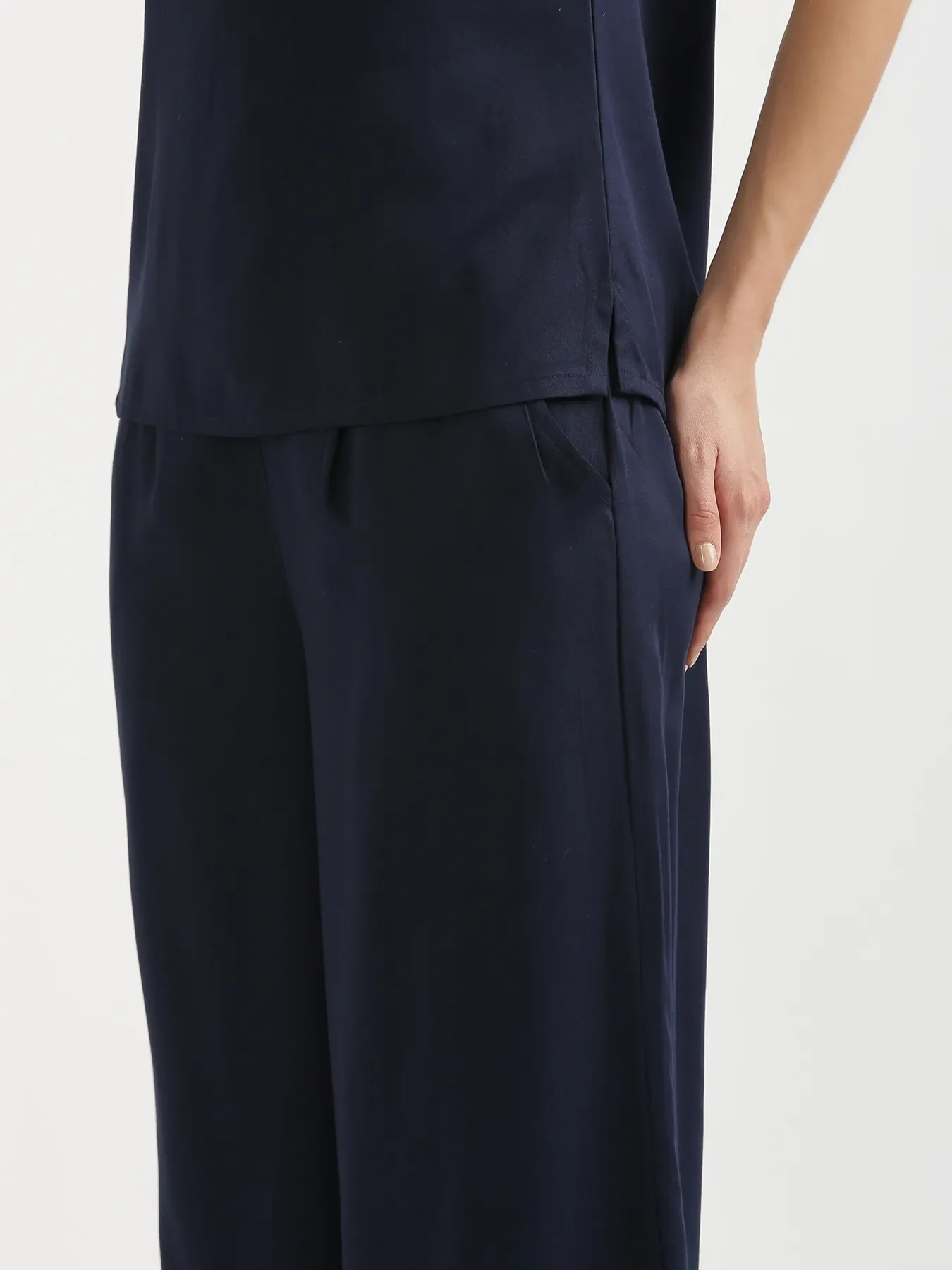 Women Navy Blue V-Neck Sleeveless Top - Image 11