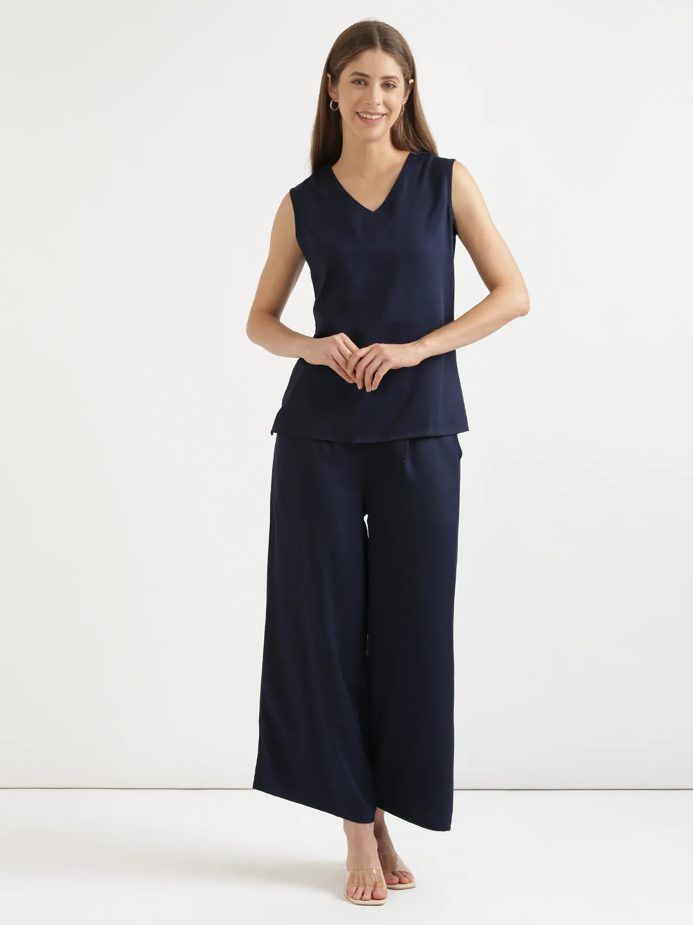 Women Navy Blue V-Neck Sleeveless Top - Image 3