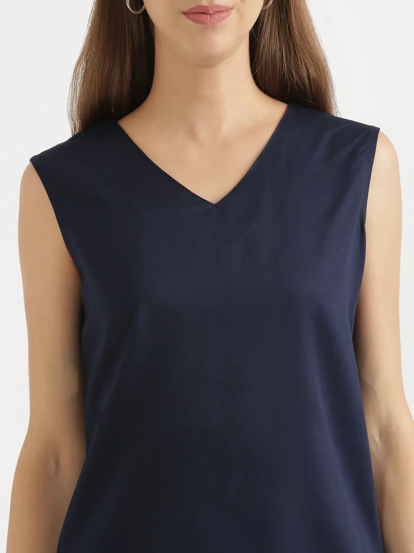 Women Navy Blue V-Neck Sleeveless Top - Image 5