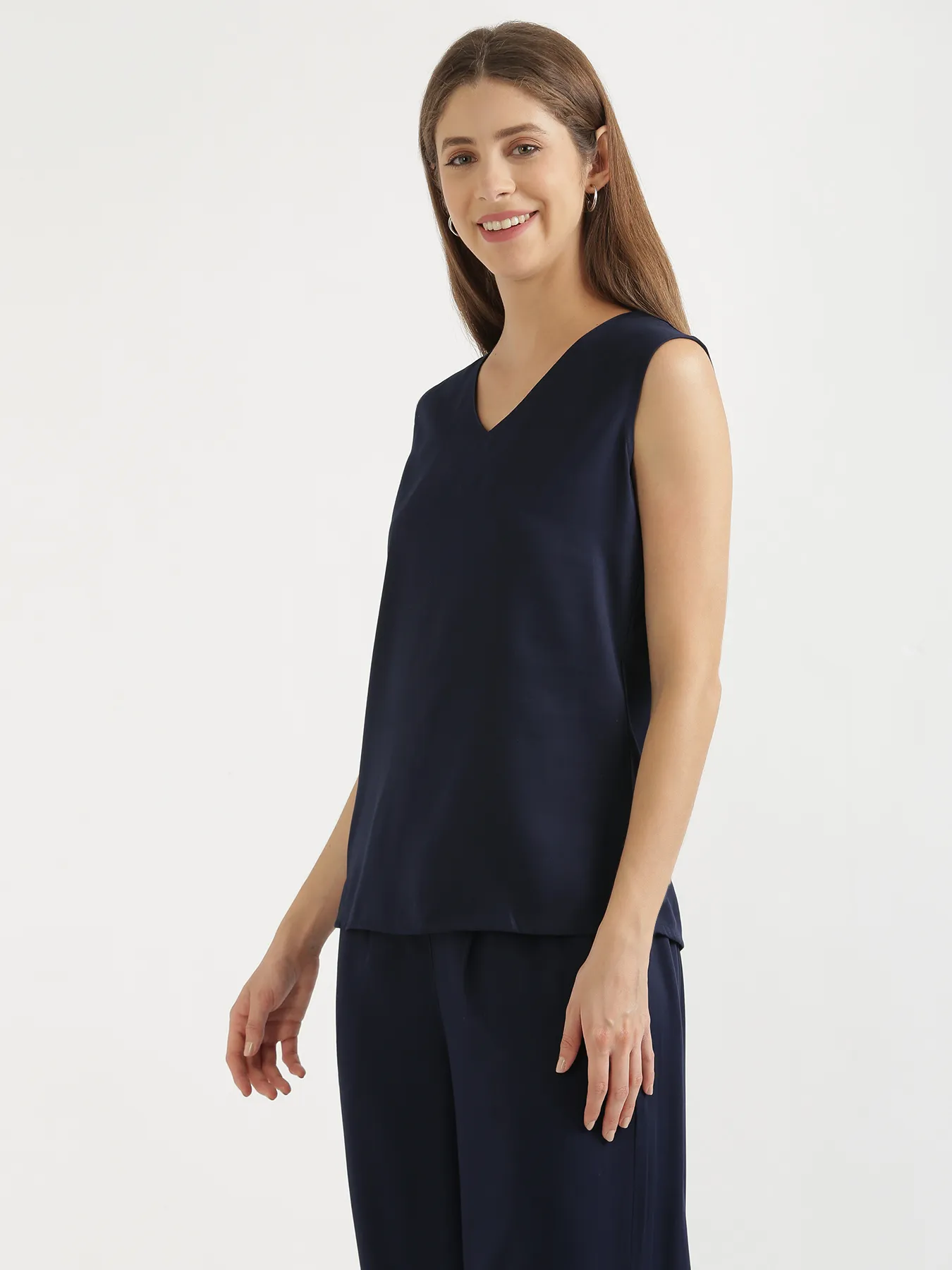 Women Navy Blue V-Neck Sleeveless Top - Image 7