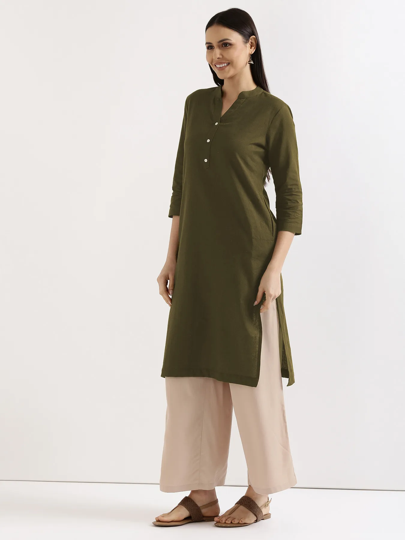Women Olive Green Airy Linen Long Kurta - Image 3