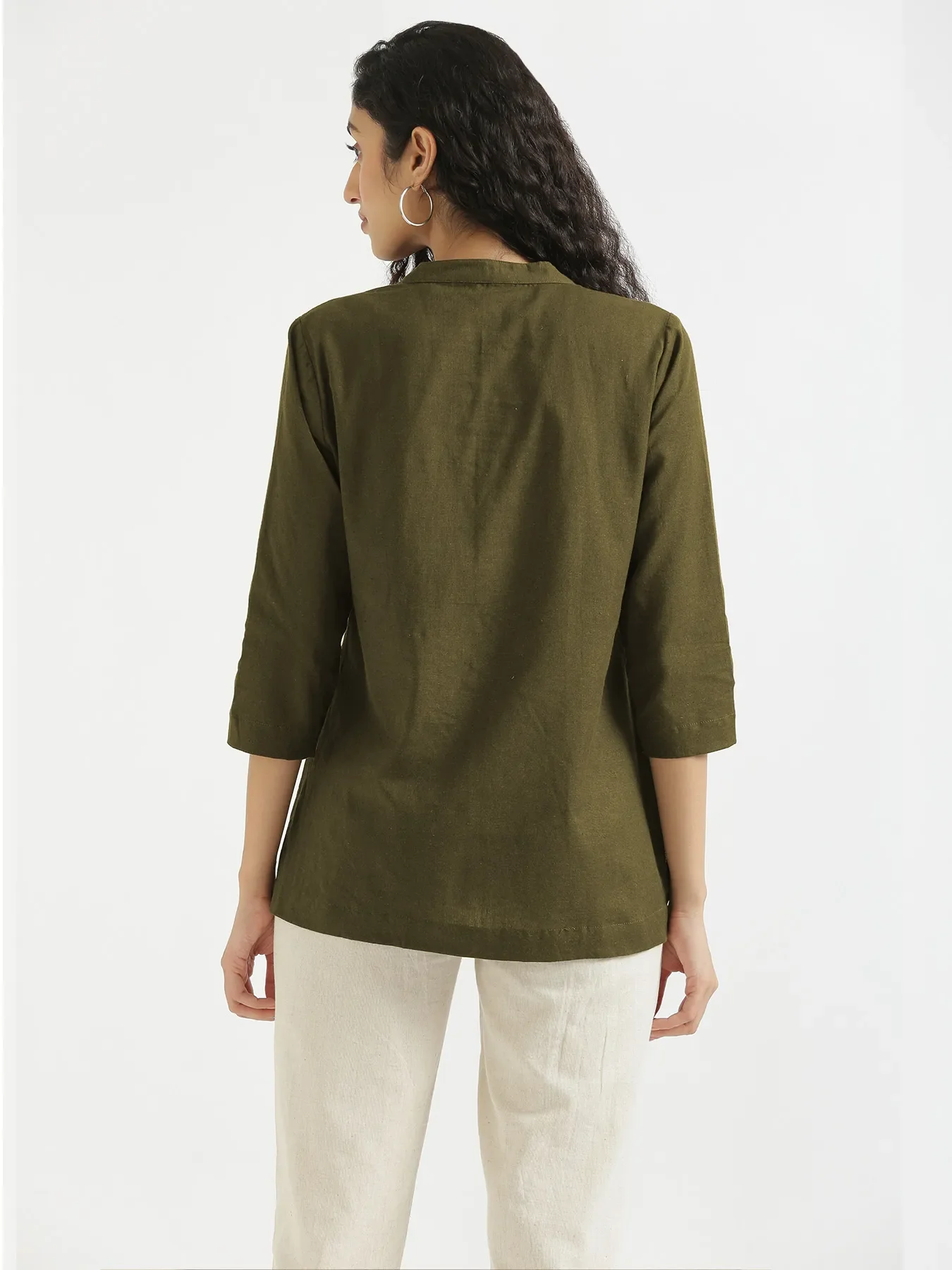 Women Olive Green Airy Linen Short Kurta - Image 6