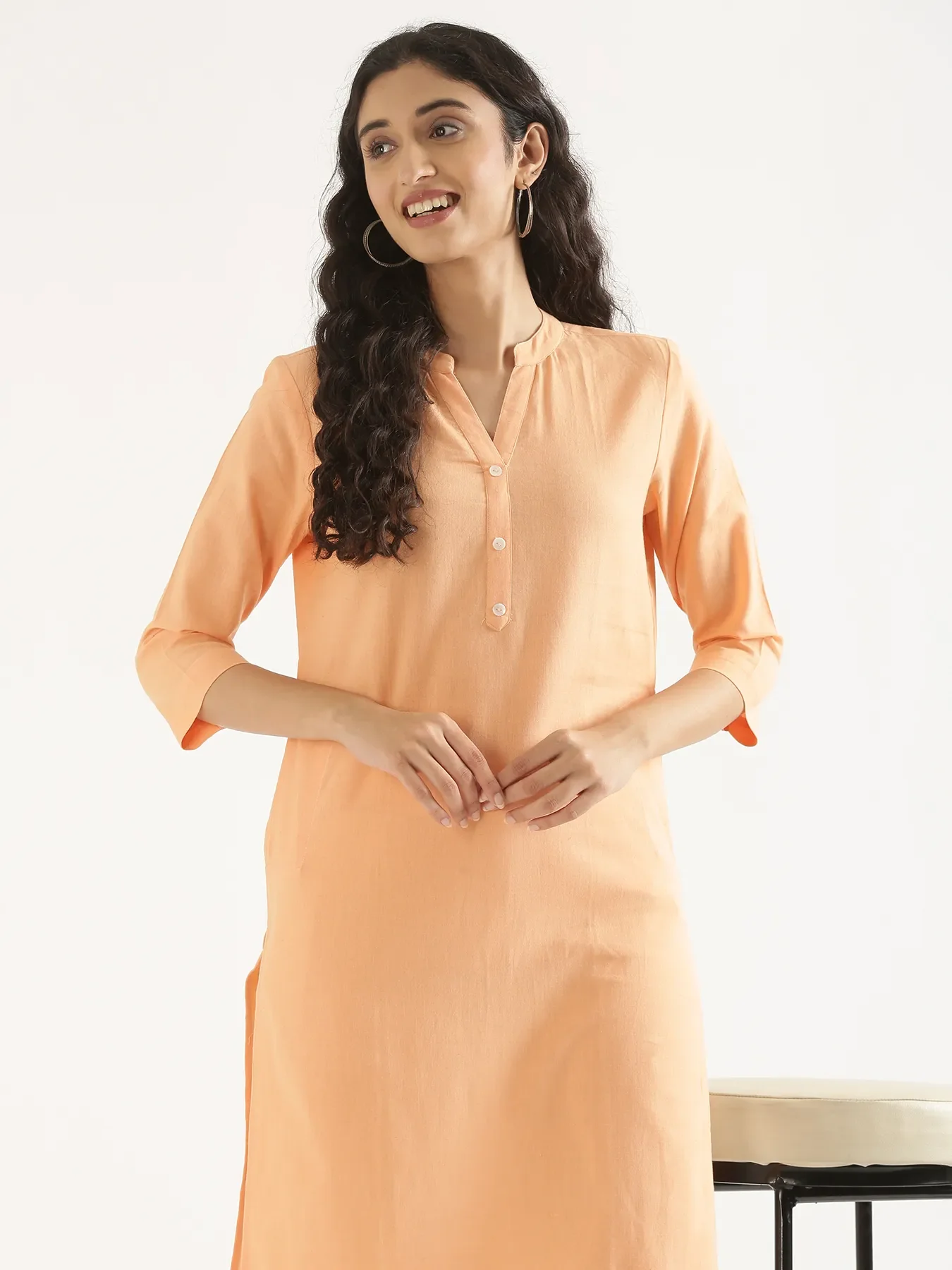 Women Peach Airy Linen Long Kurta - Image 4