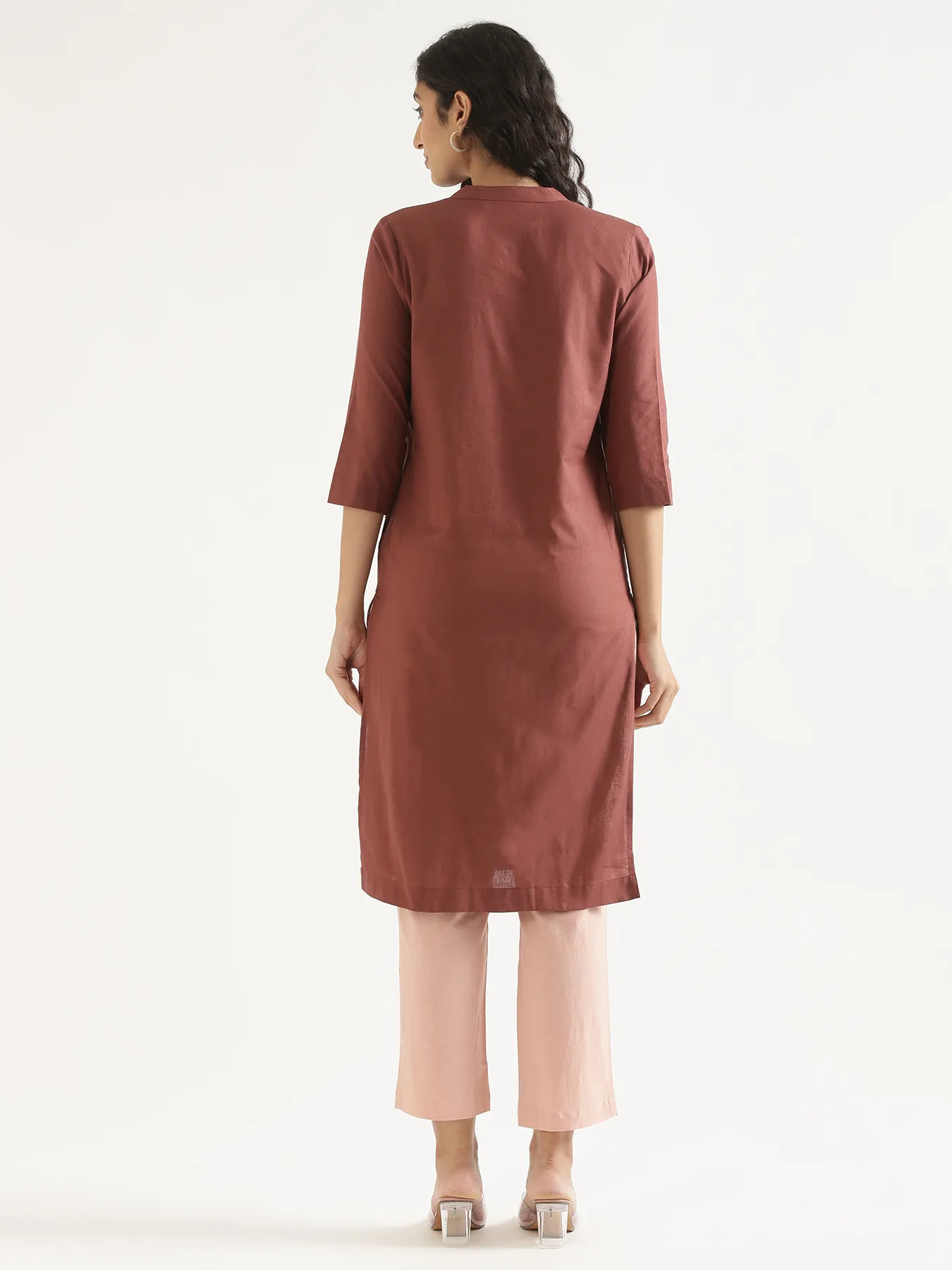 Women Rose Taupe Airy Linen Long Kurta - Image 10
