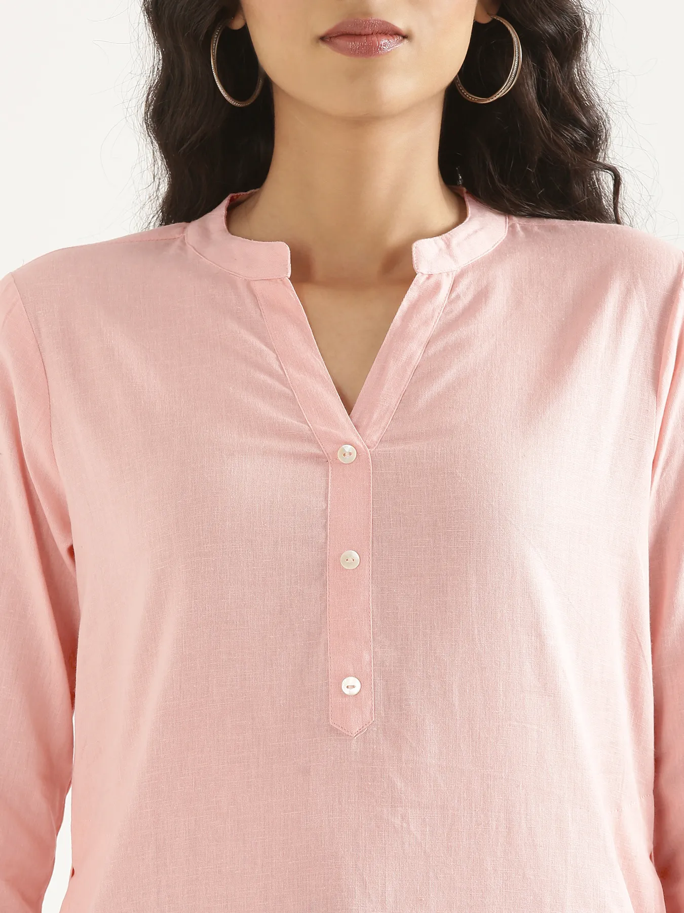 Women Salmon Pink Airy Linen Long Kurta - Image 5