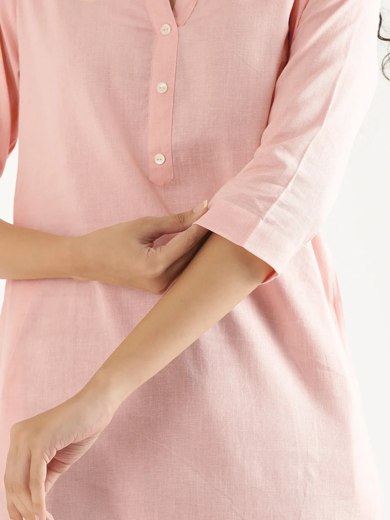 Women Salmon Pink Airy Linen Long Kurta - Image 7