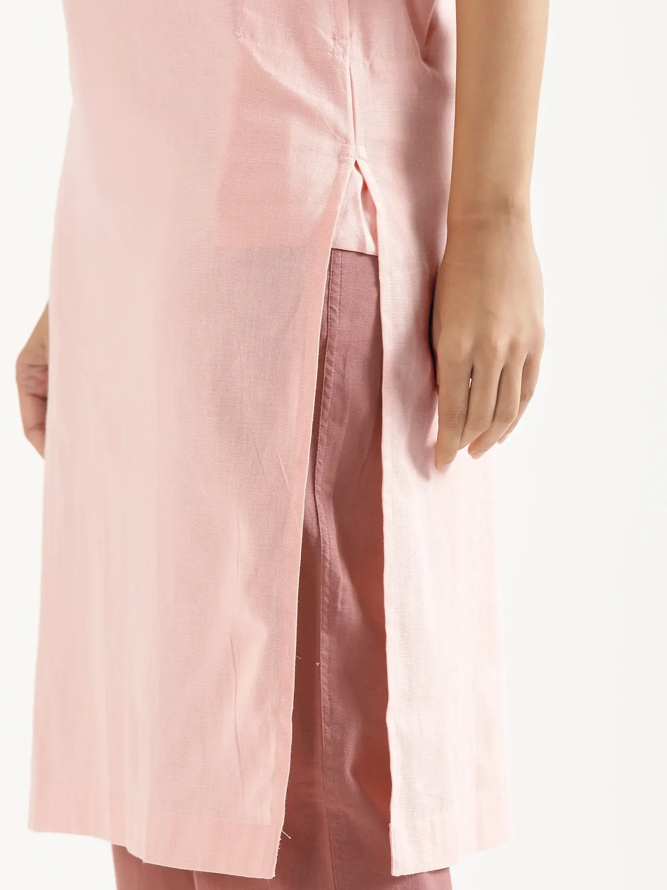 Women Salmon Pink Airy Linen Long Kurta - Image 9