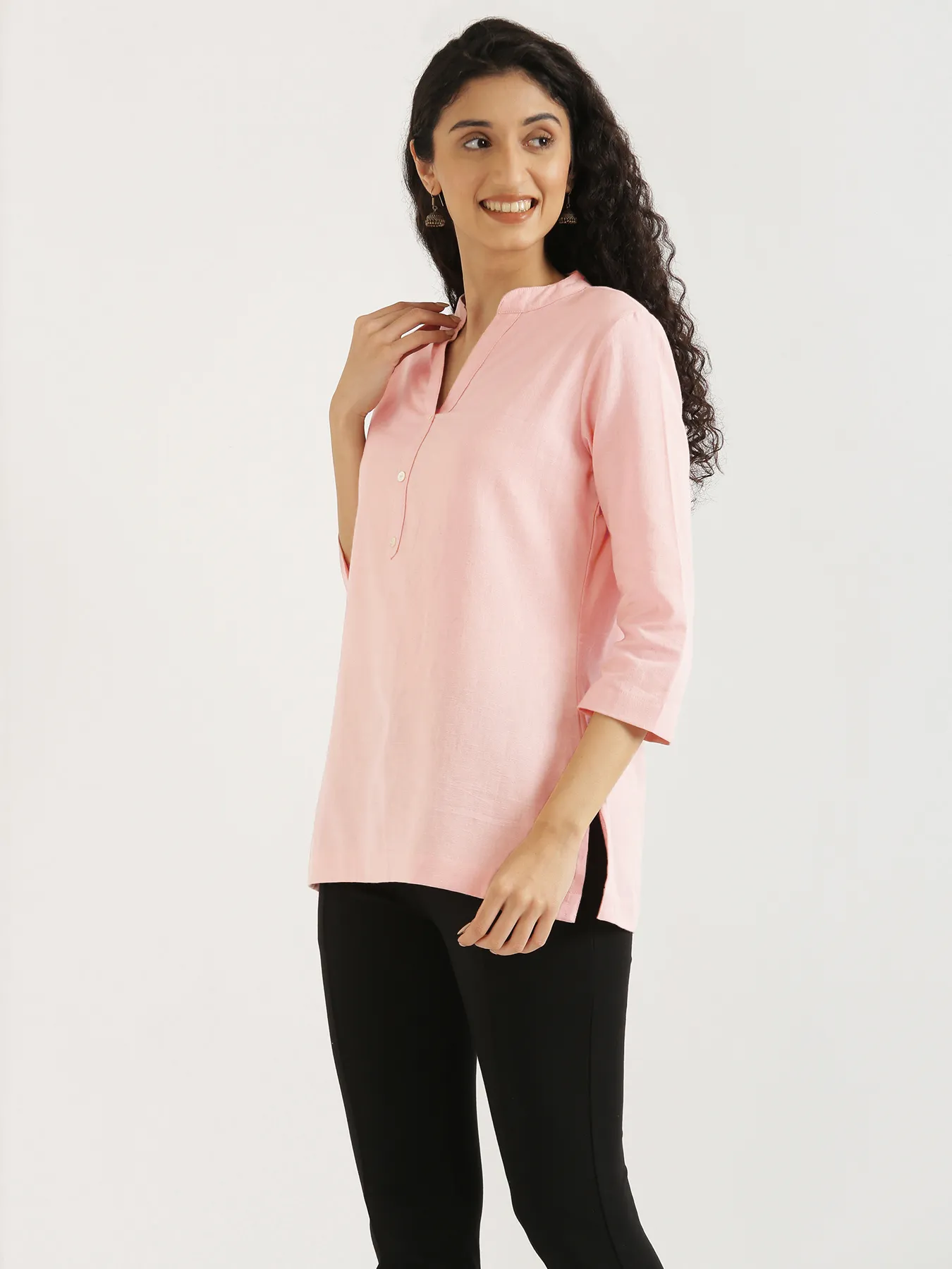 Women Salmon Pink Airy Linen Short Kurta - Image 10